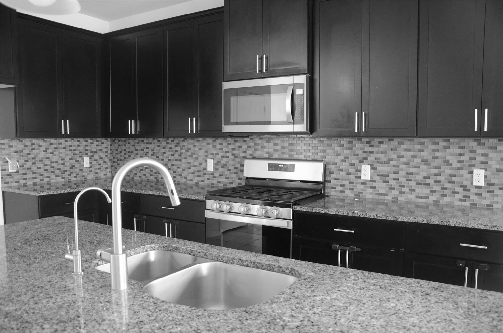 216 Manassas Dr, Leander, TX 78641