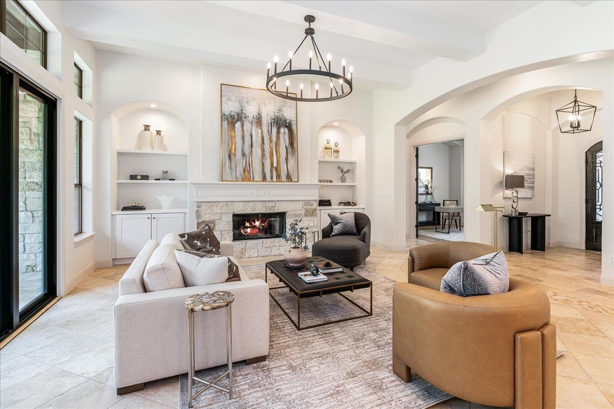 213 Black Wolf Run, Austin, TX 78738