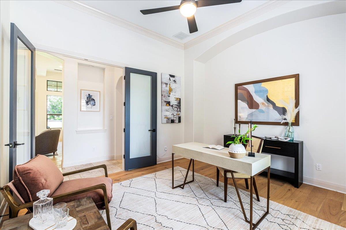 213 Black Wolf Run, Austin, TX 78738