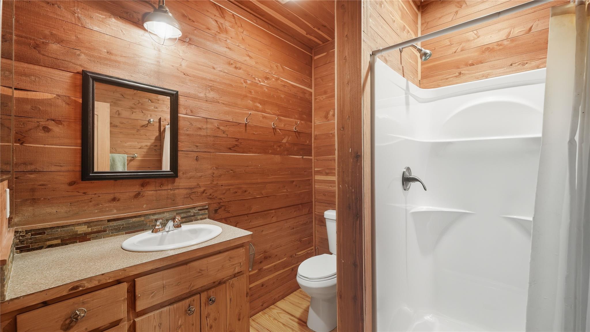 2656 River Bend Rd, Smithville, TX 78957