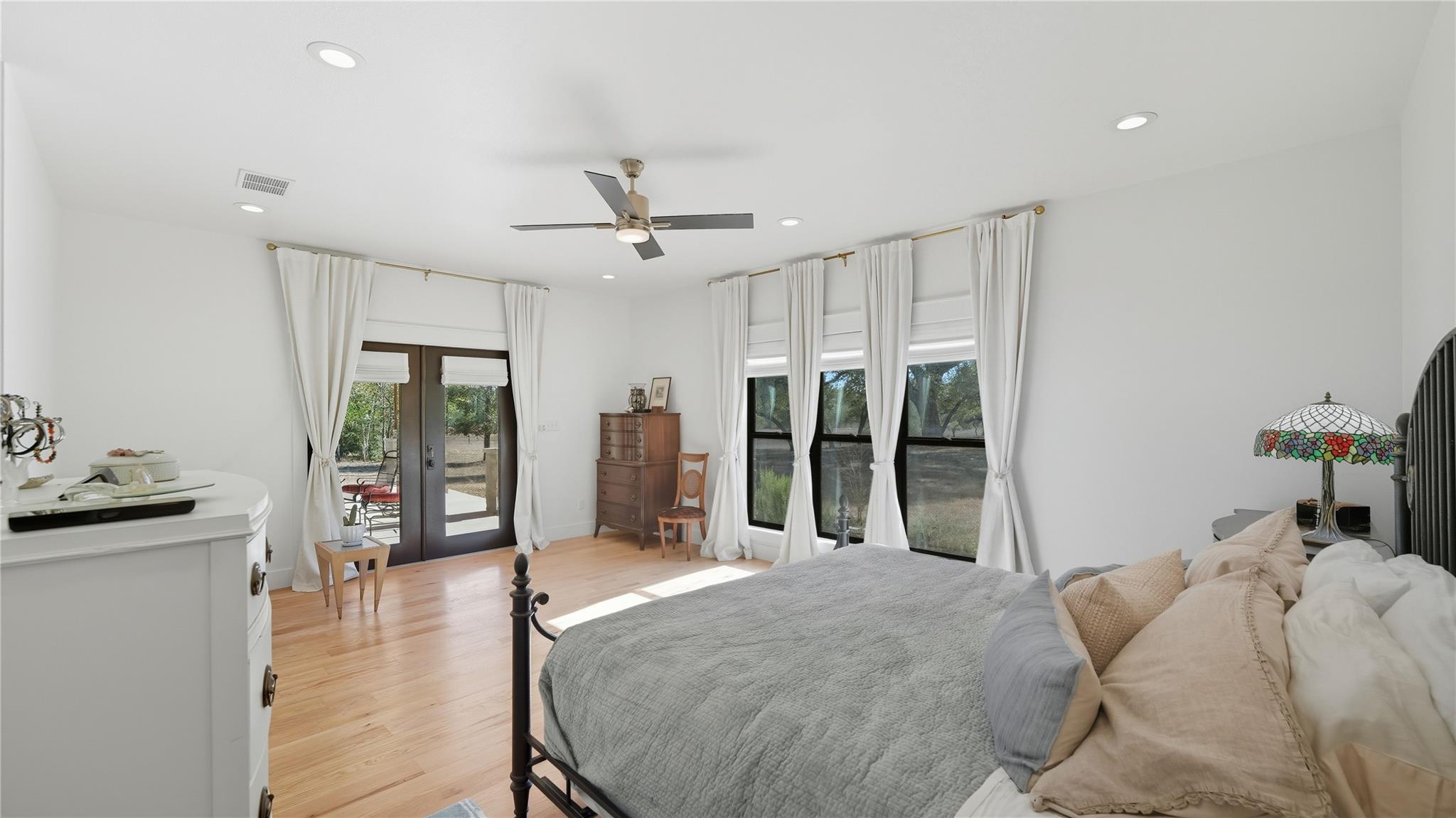 2656 River Bend Rd, Smithville, TX 78957