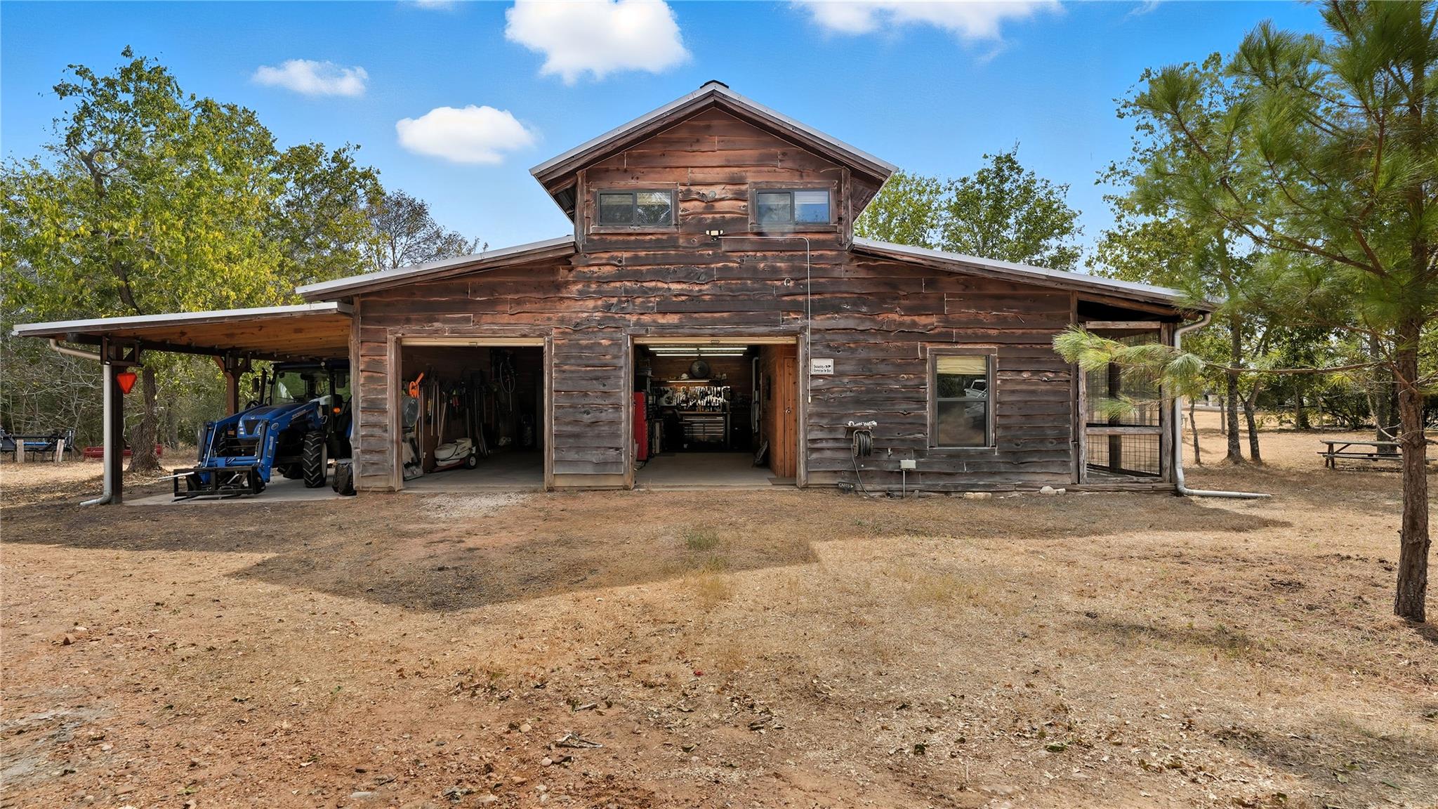 2656 River Bend Rd, Smithville, TX 78957