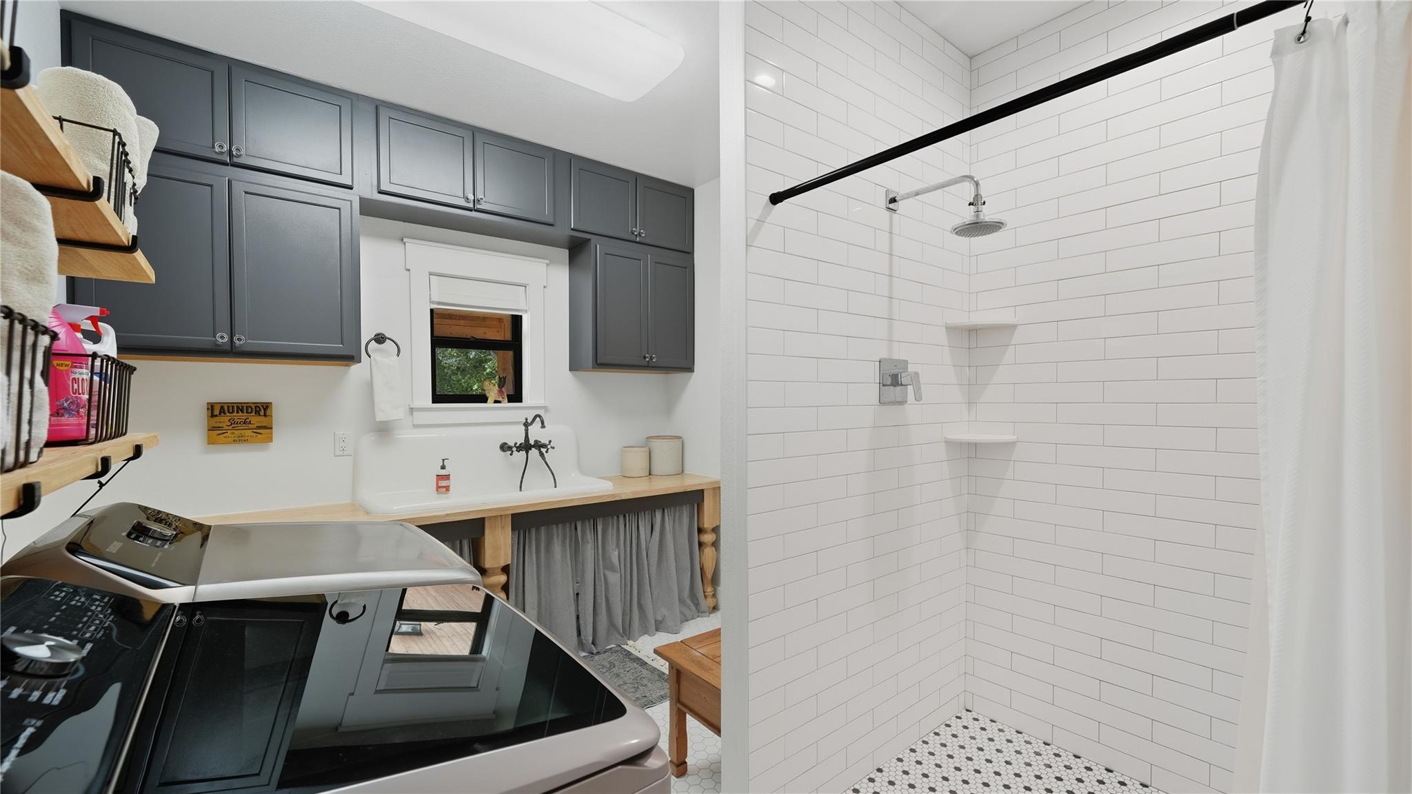 2656 River Bend Rd, Smithville, TX 78957