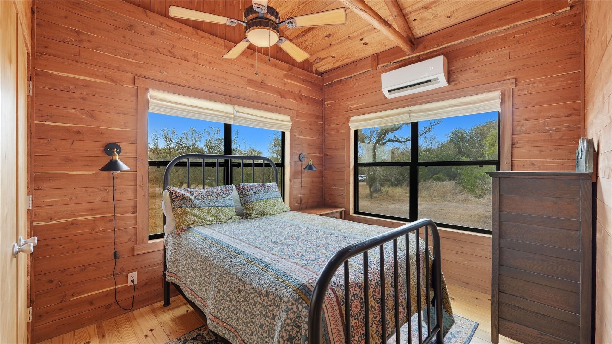 2656 River Bend Rd, Smithville, TX 78957