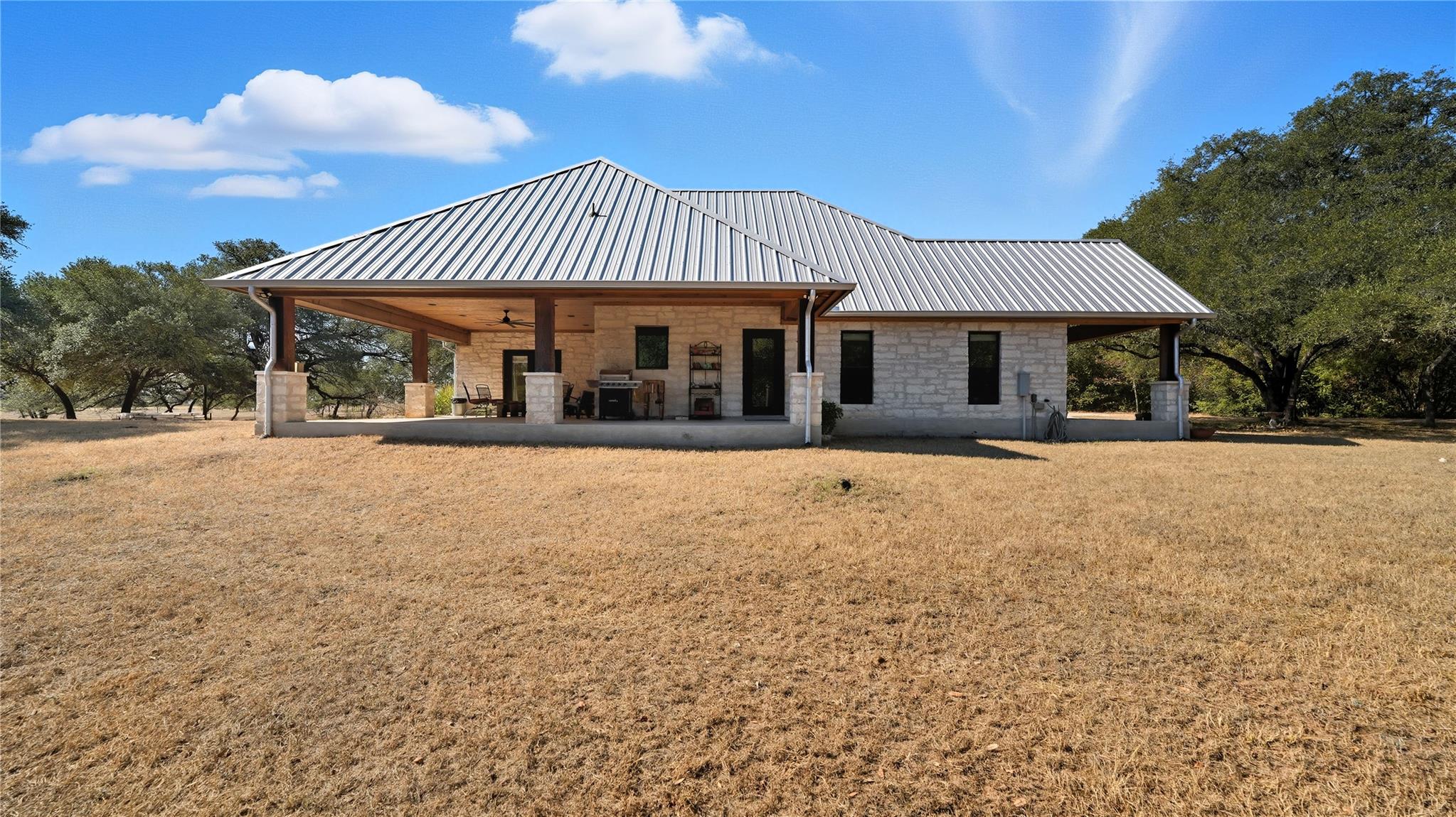 2656 River Bend Rd, Smithville, TX 78957