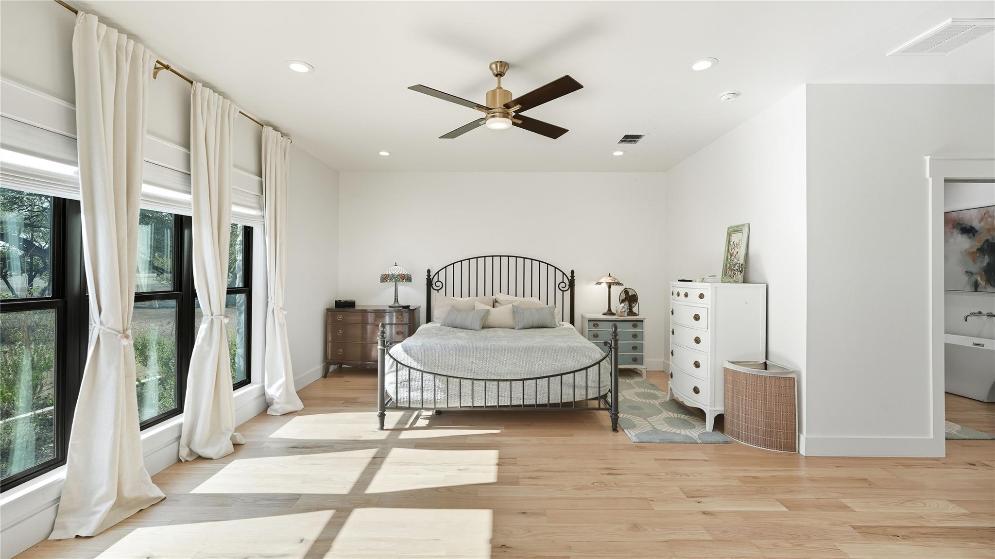 2656 River Bend Rd, Smithville, TX 78957