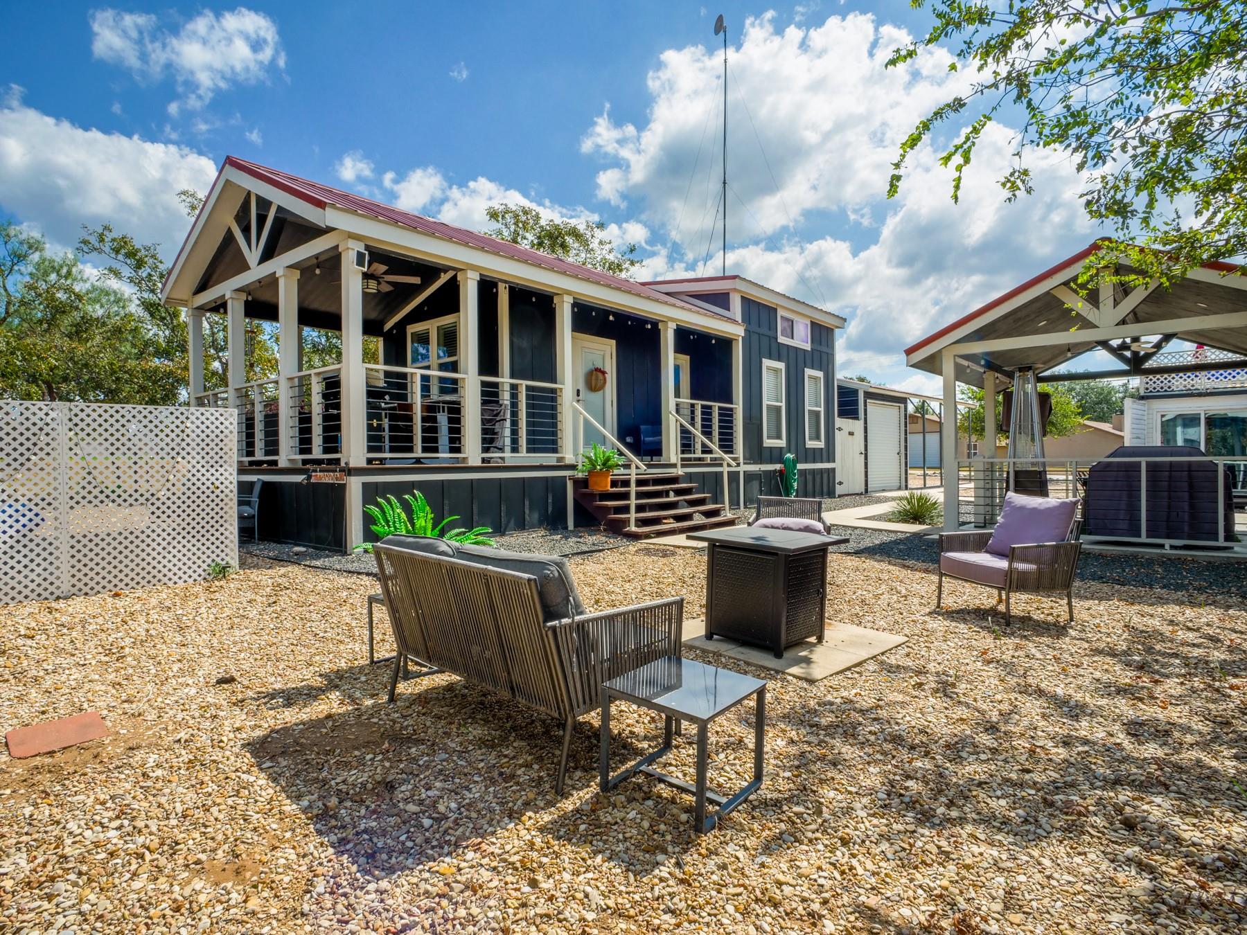 4113 Hermosa Dr, Kingsland, TX 78639