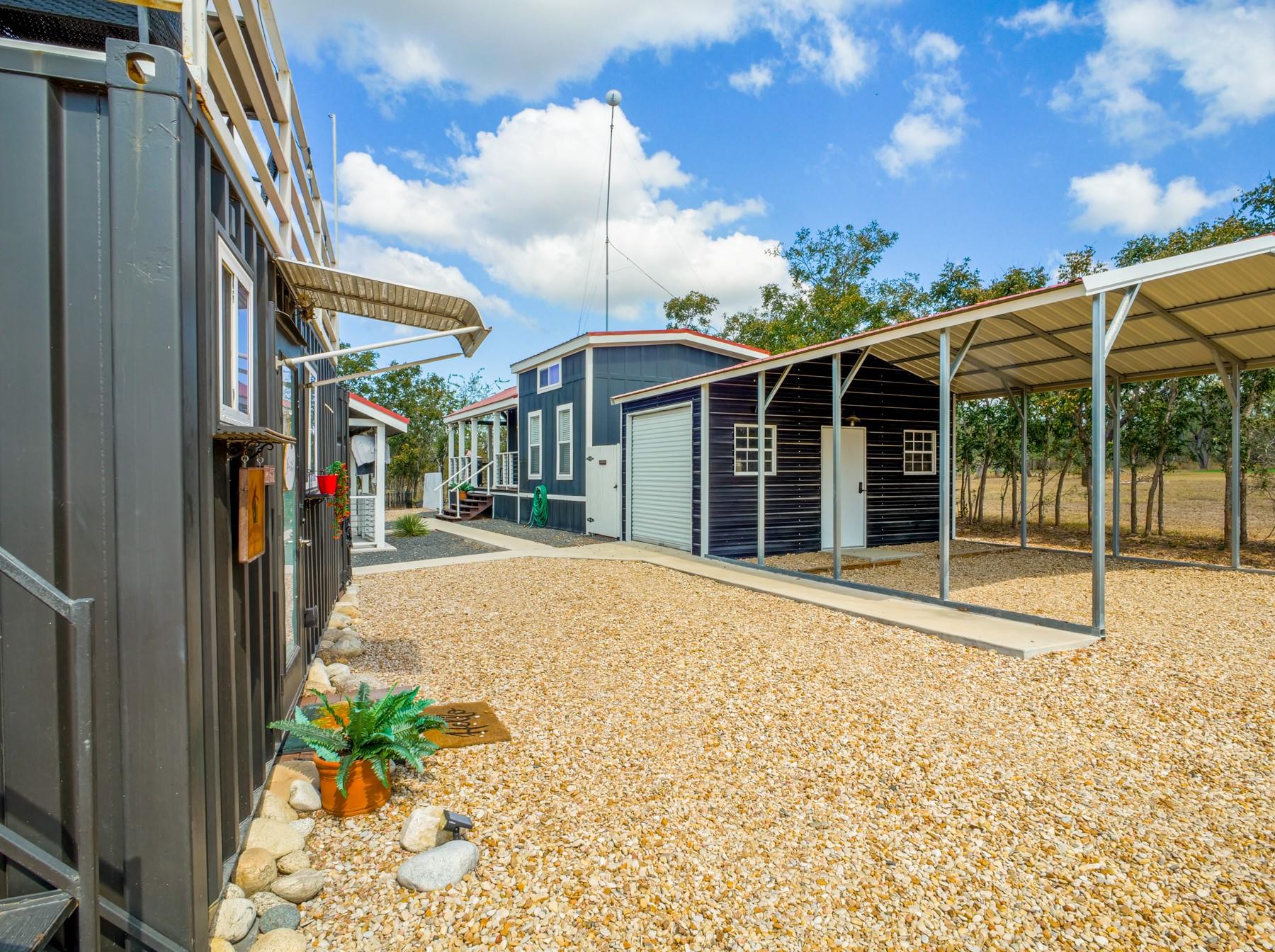 4113 Hermosa Dr, Kingsland, TX 78639