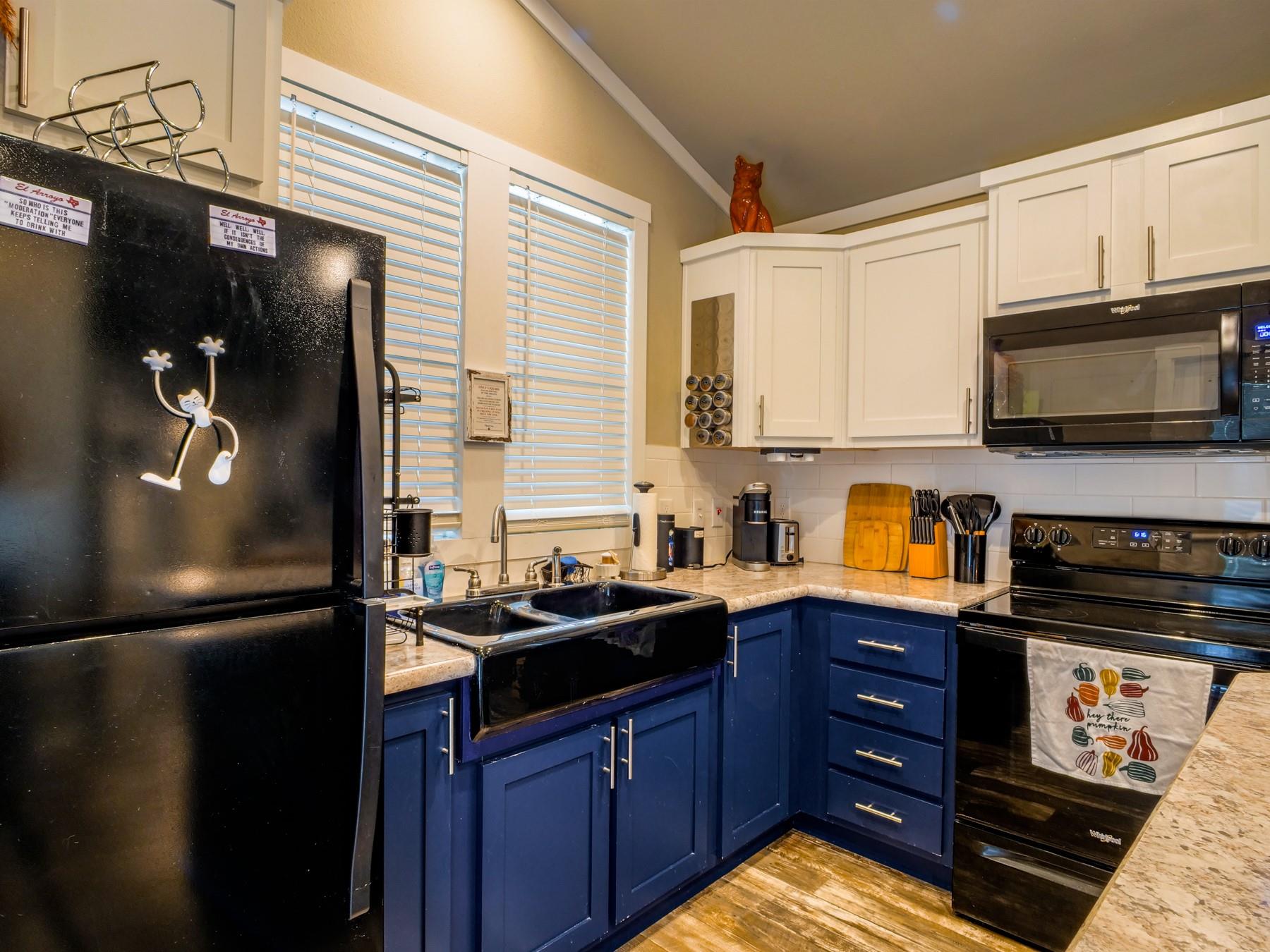 4113 Hermosa Dr, Kingsland, TX 78639