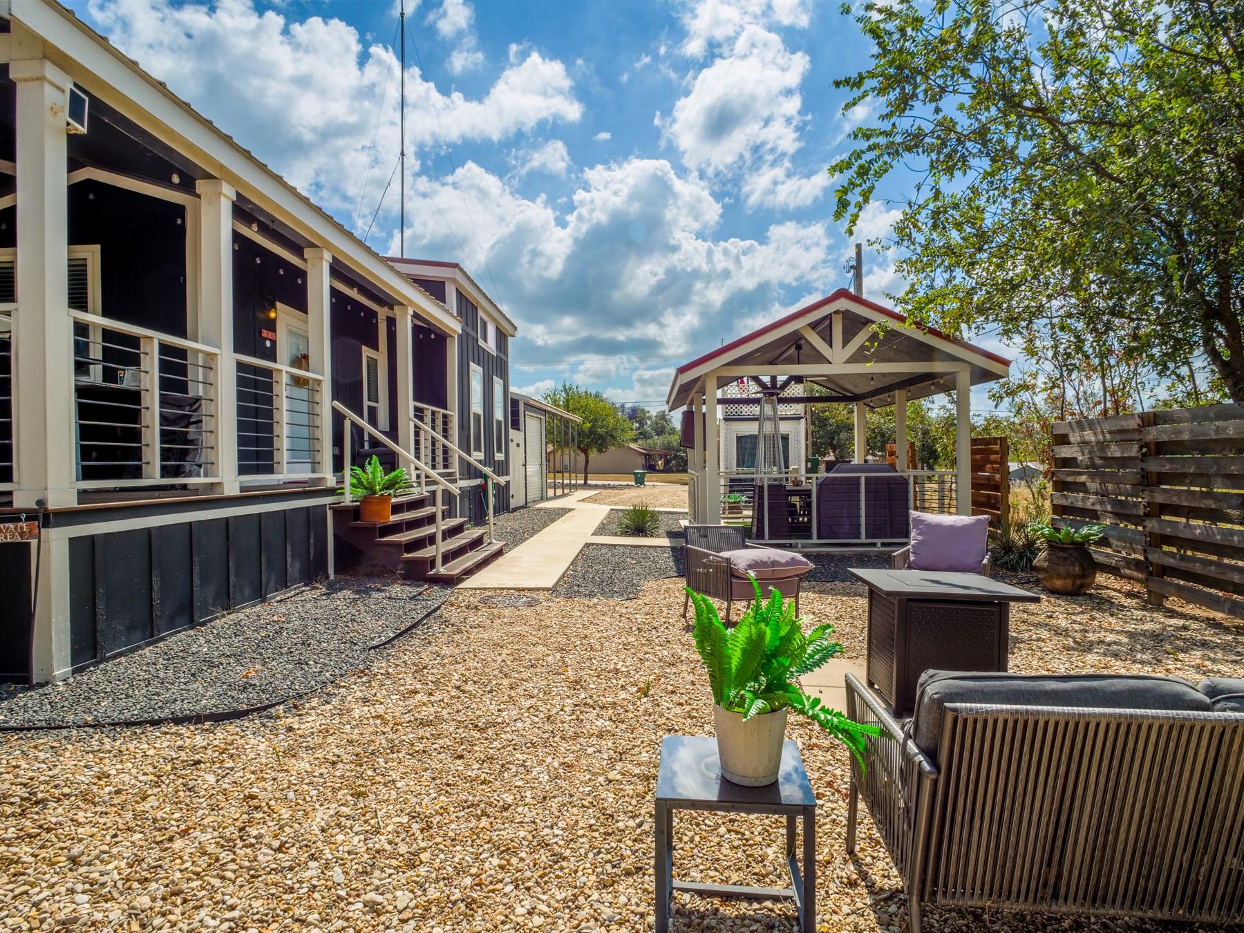 4113 Hermosa Dr, Kingsland, TX 78639