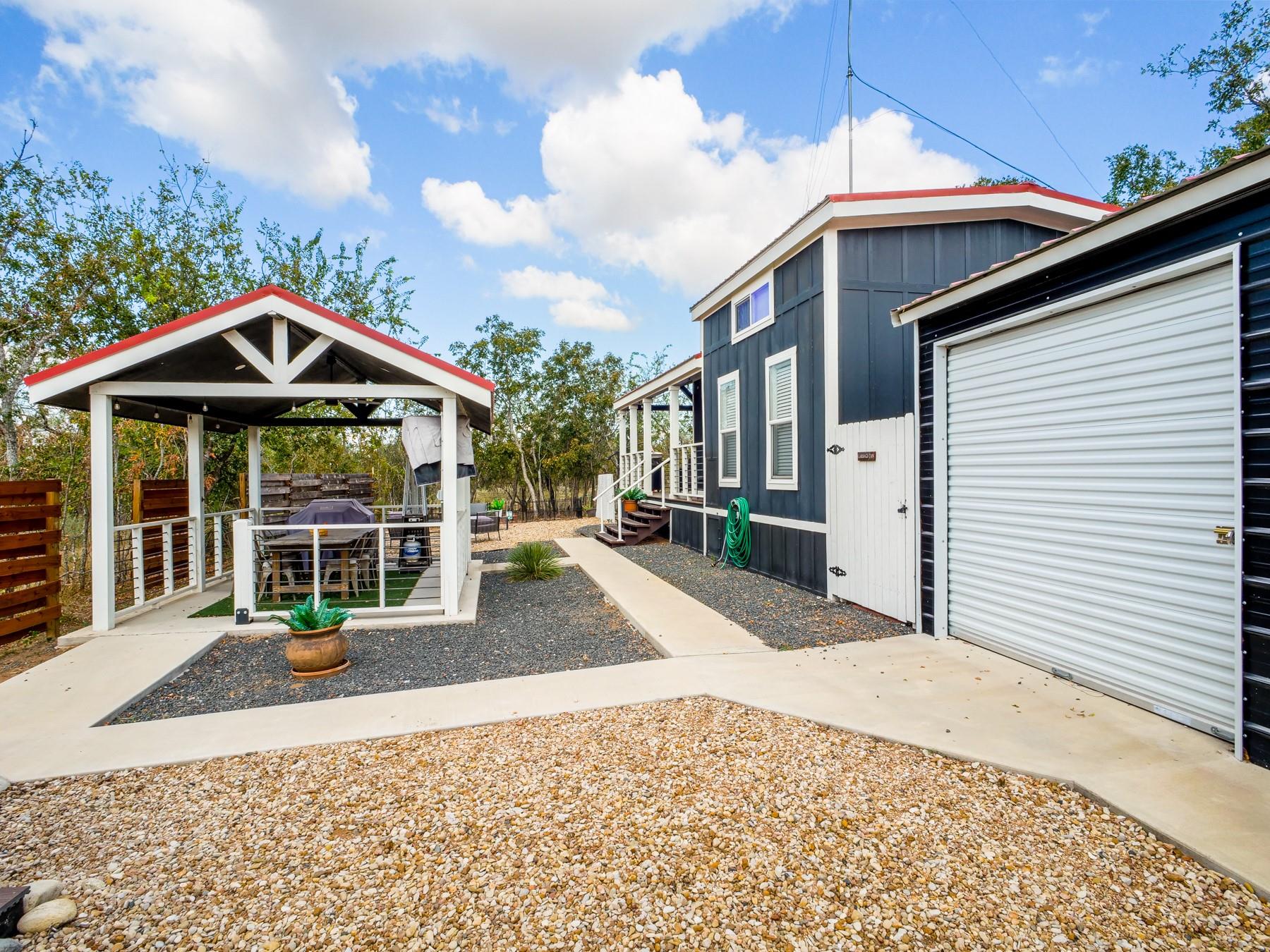 4113 Hermosa Dr, Kingsland, TX 78639