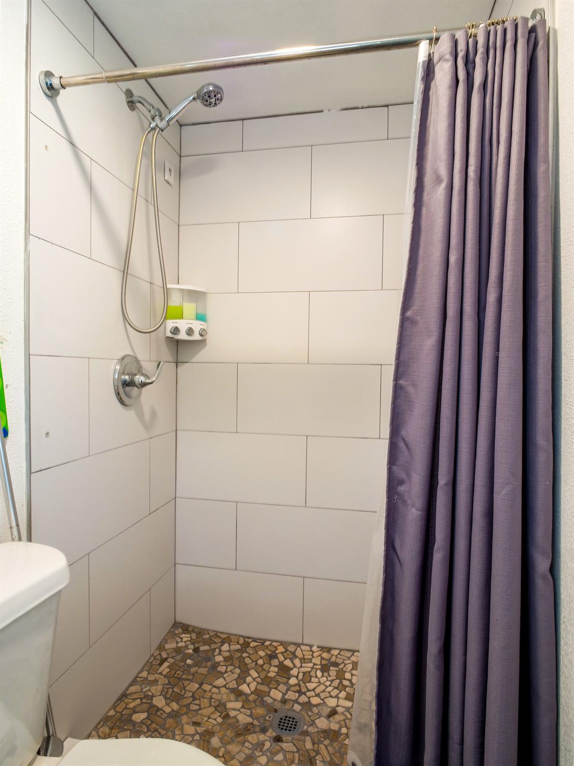 4113 Hermosa Dr, Kingsland, TX 78639