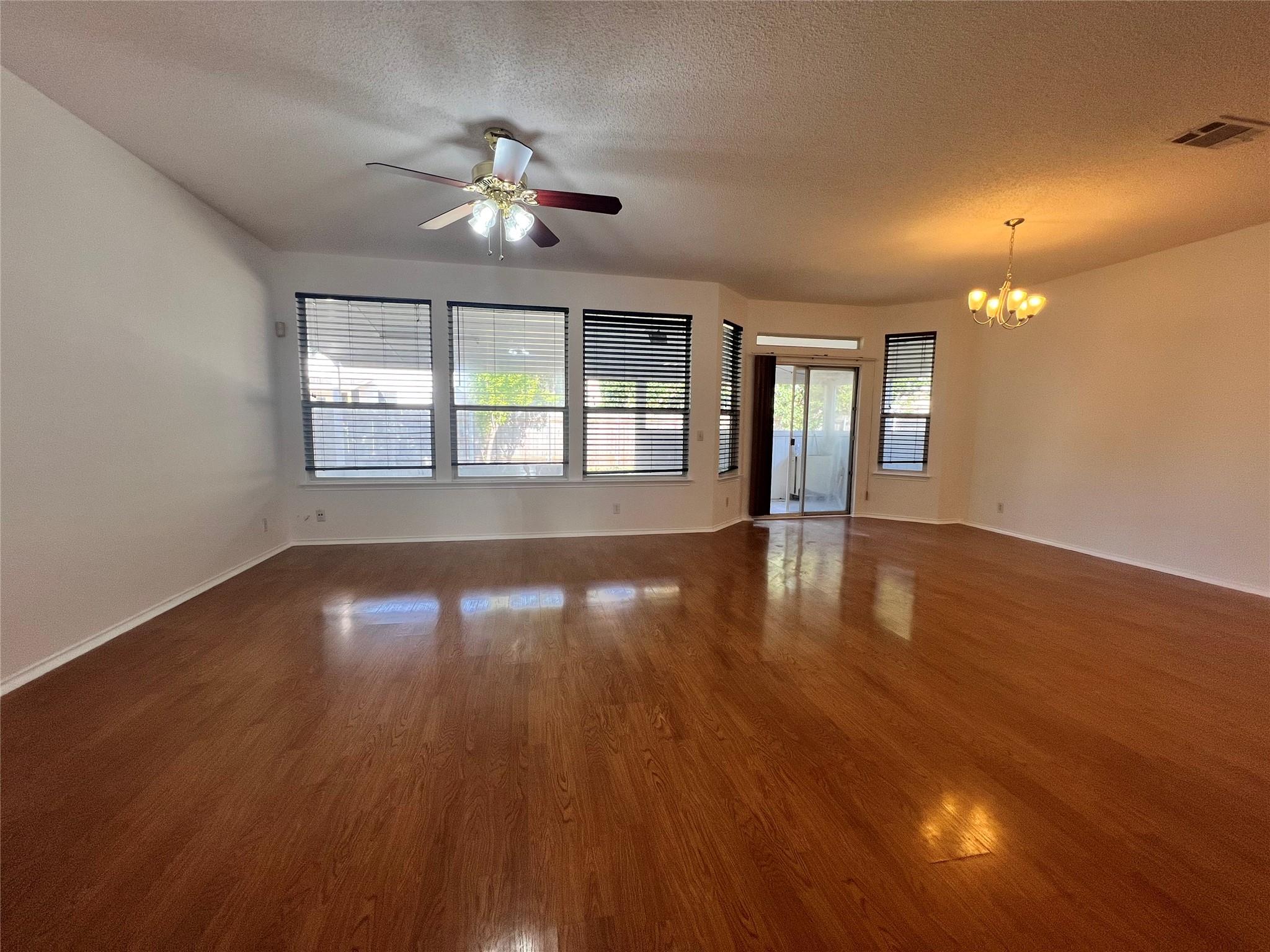 1525 Natural Bridge Ln, Pflugerville, TX 78660