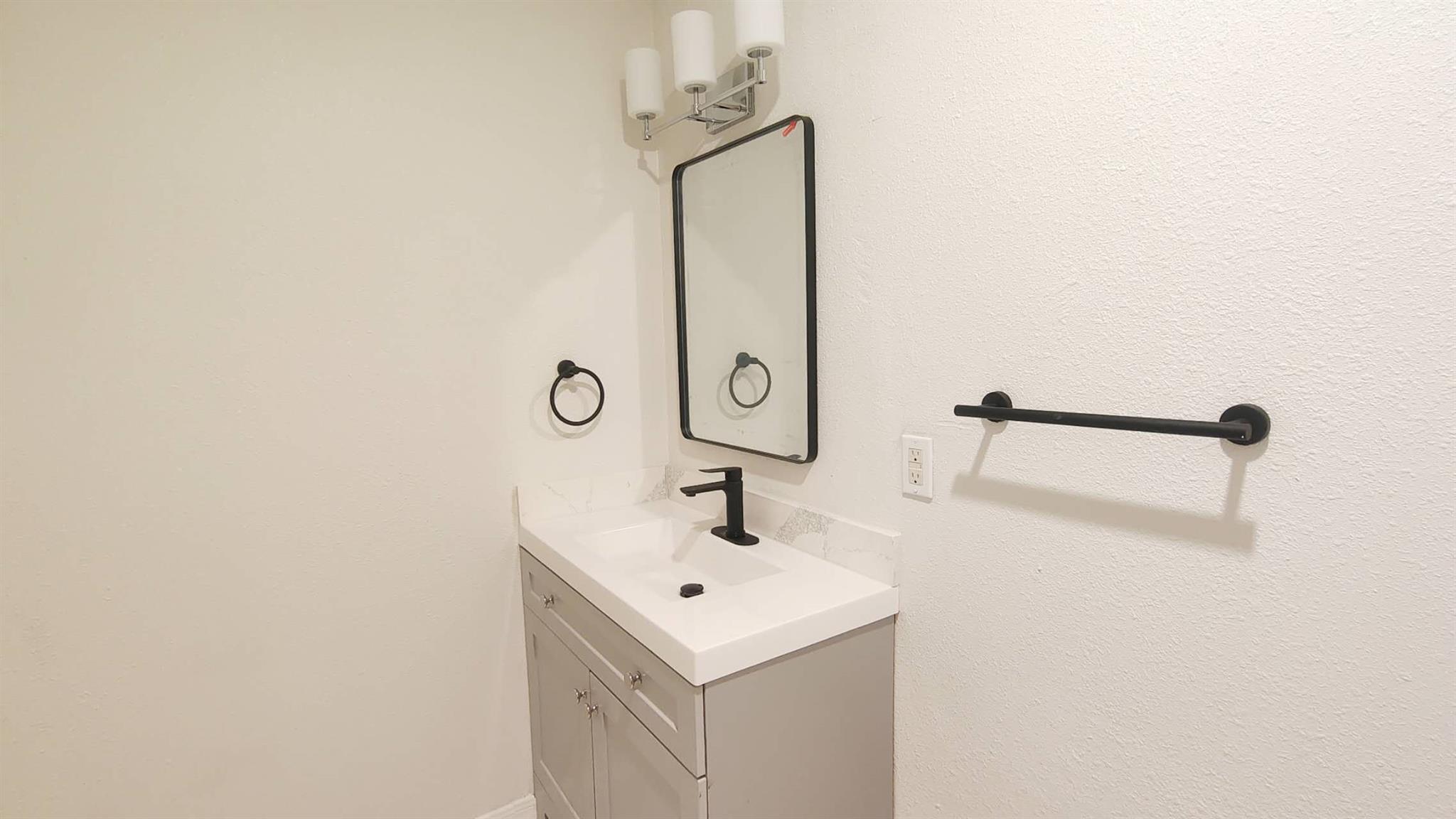 1900 Hearthside Dr, Austin, TX 78757