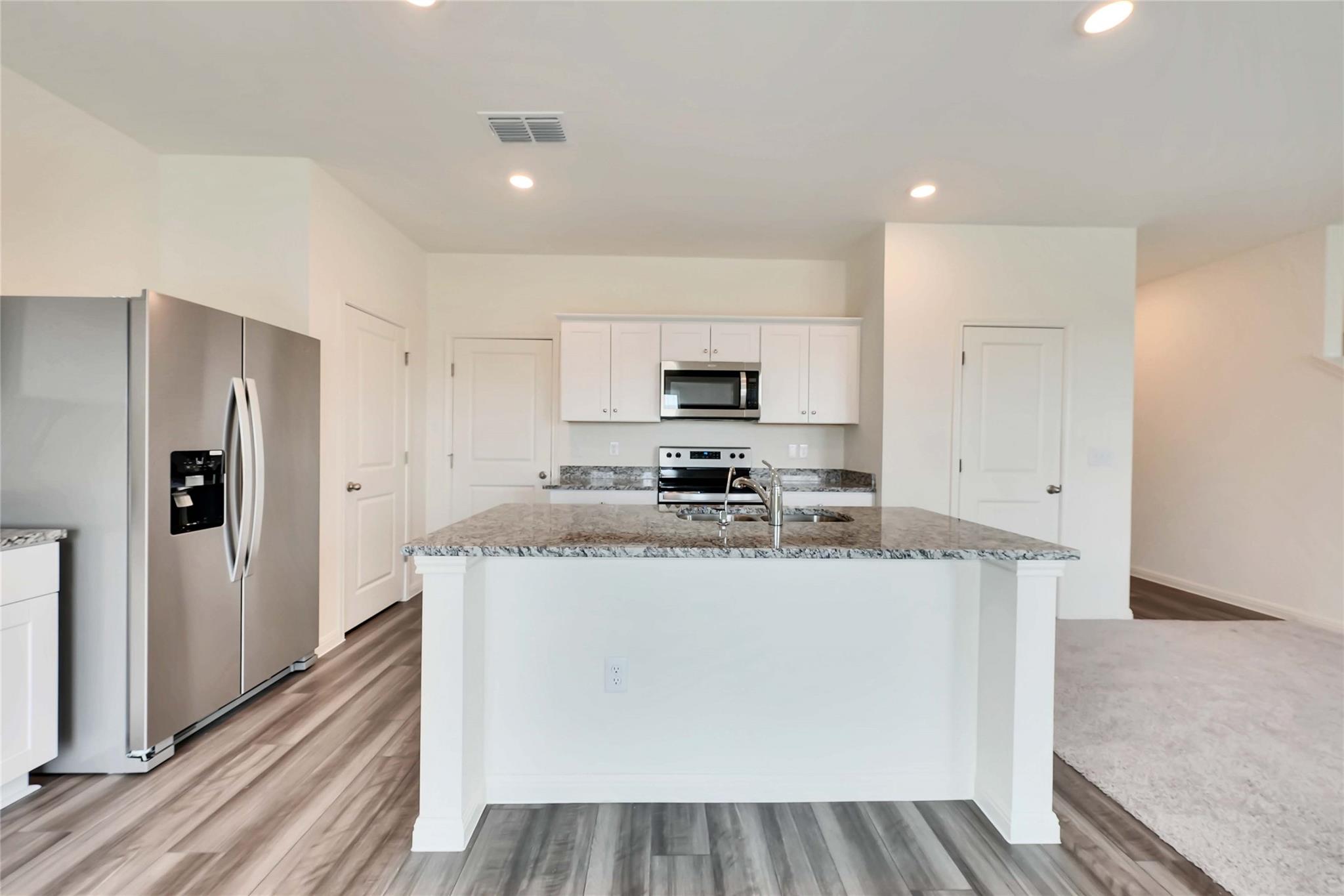 413 Redfish Ln, Hutto, TX 78634