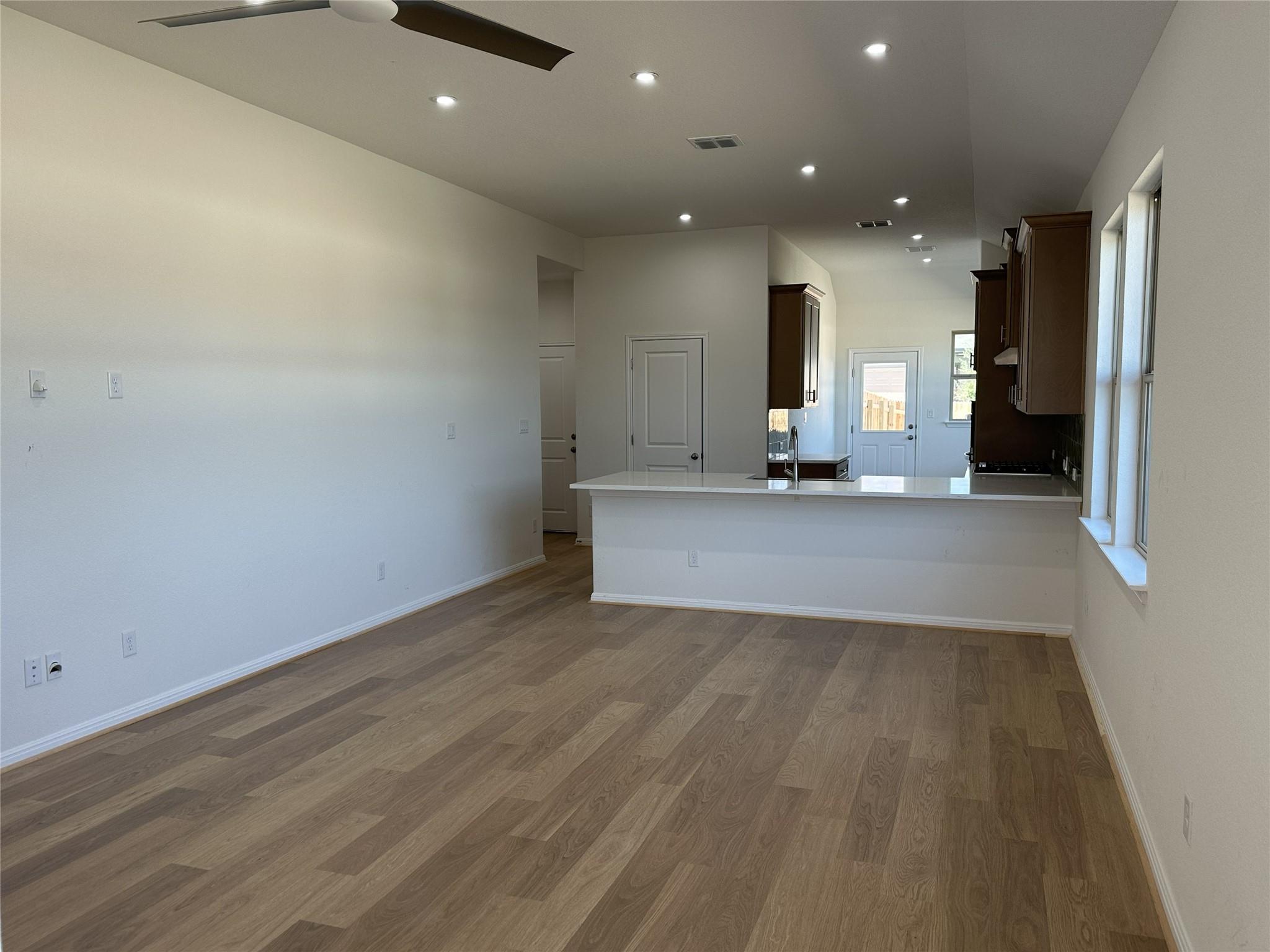 717 Treadwell Ln, Kyle, TX 78640