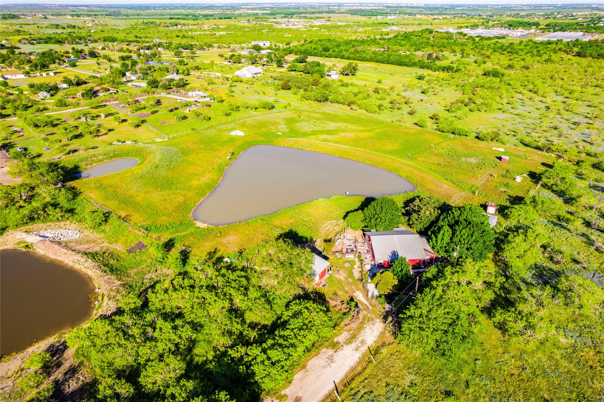 501 Engelke Rd, Niederwald, TX 78640