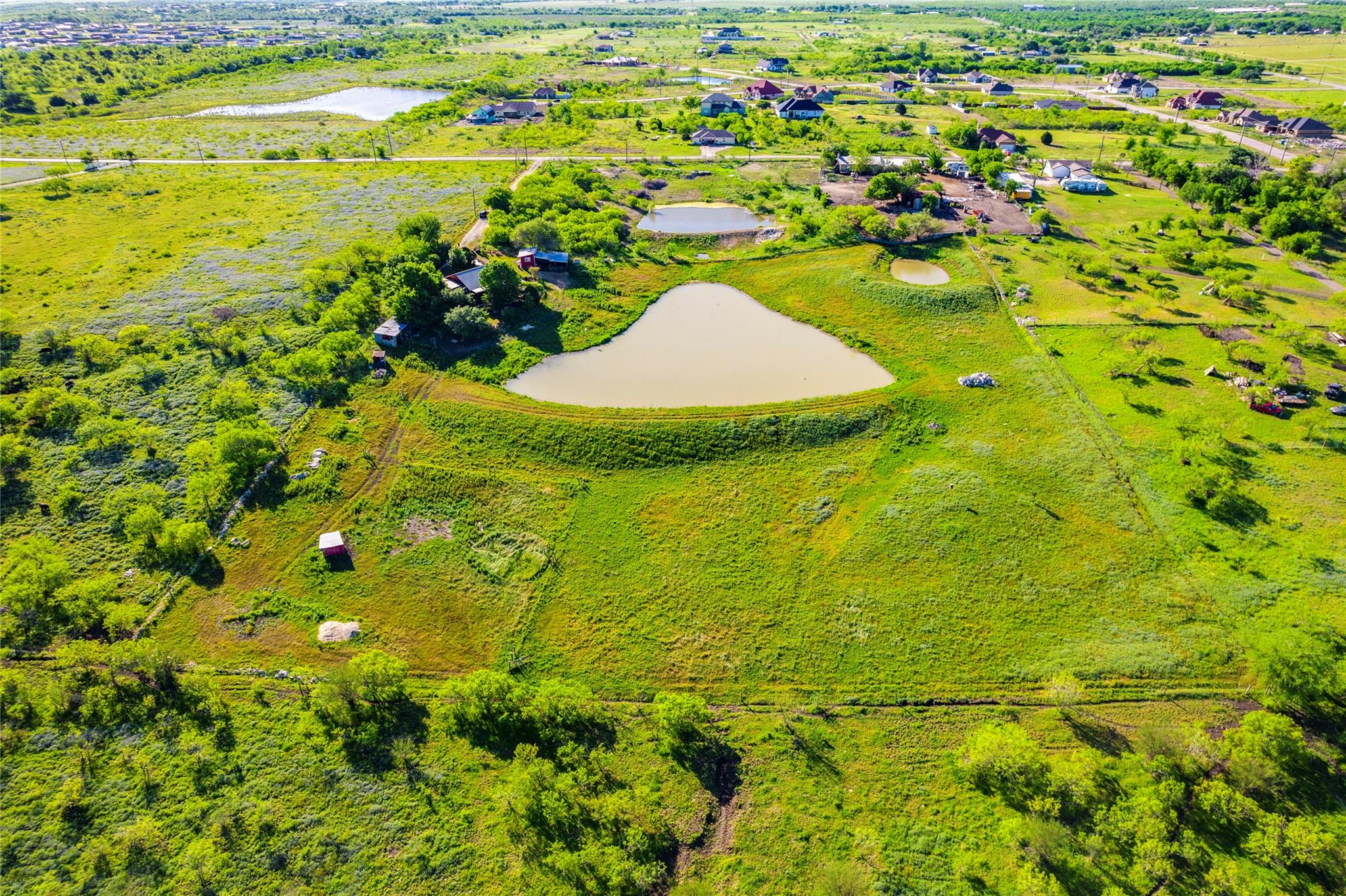 501 Engelke Rd, Niederwald, TX 78640