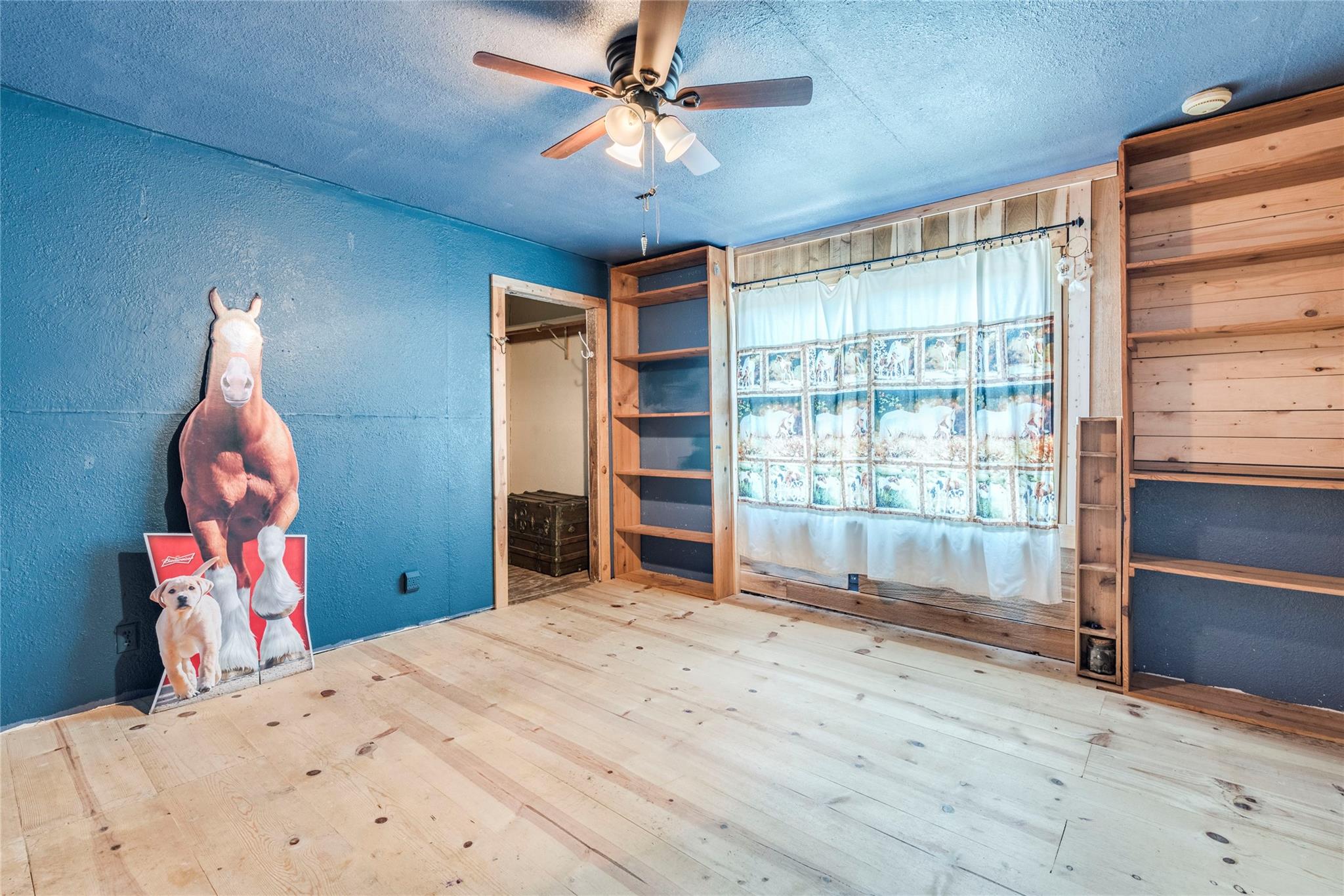 501 Engelke Rd, Niederwald, TX 78640