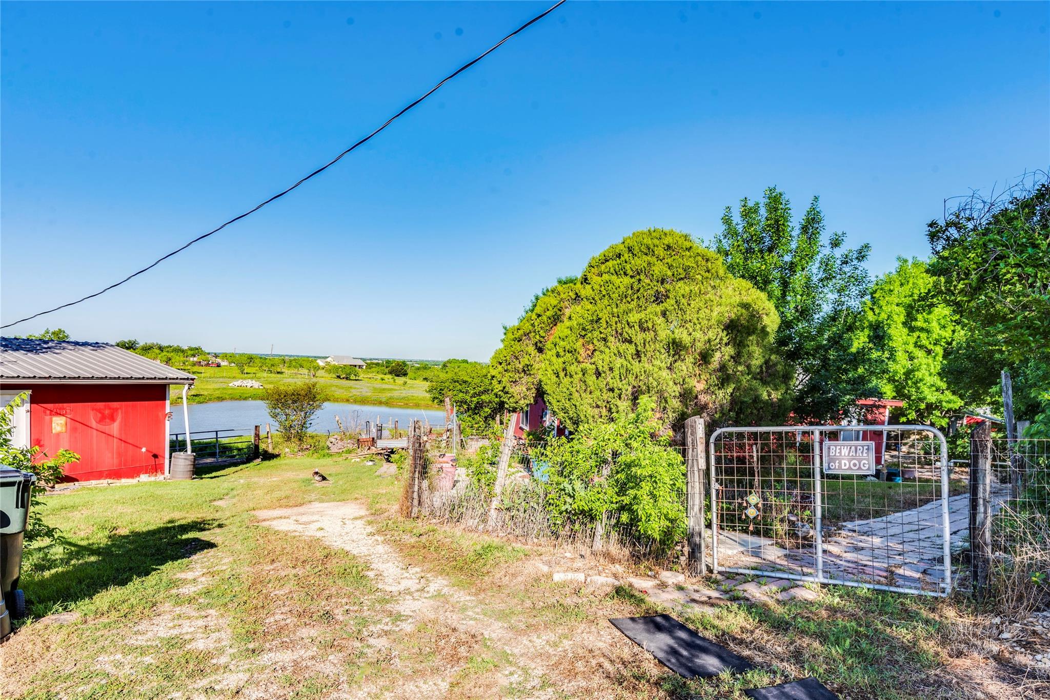 501 Engelke Rd, Niederwald, TX 78640