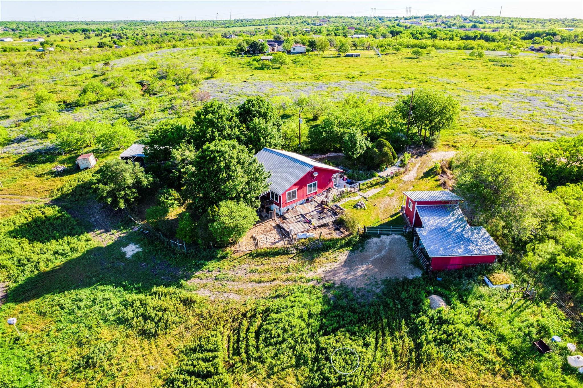 501 Engelke Rd, Niederwald, TX 78640