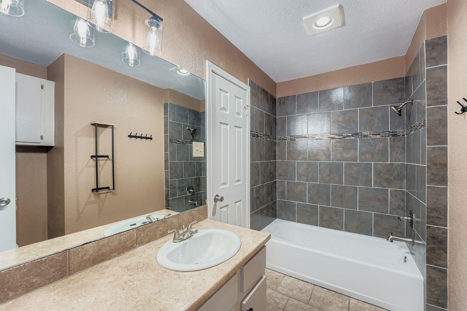 1403 Baronets Trl, Austin, TX 78753