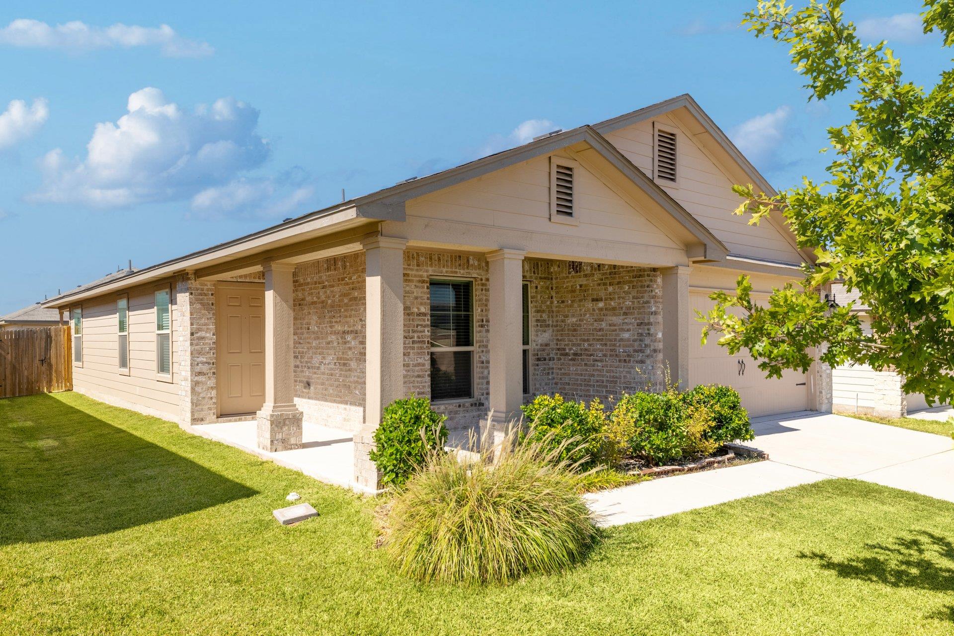 117 Akston Ct, Jarrell, TX 76537