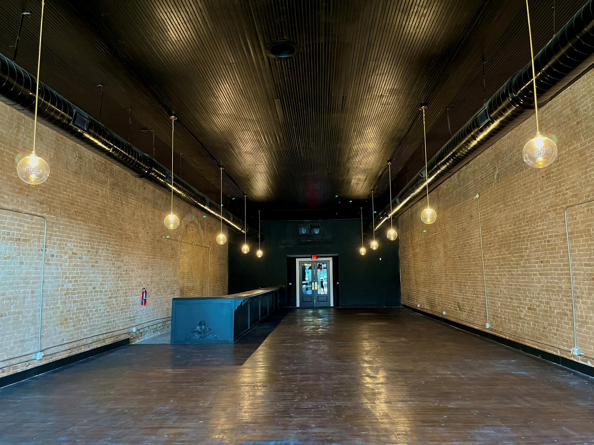 115 W 2nd St, Taylor, TX 76574