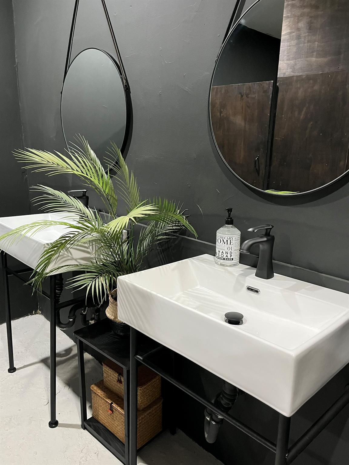 115 W 2nd St, Taylor, TX 76574