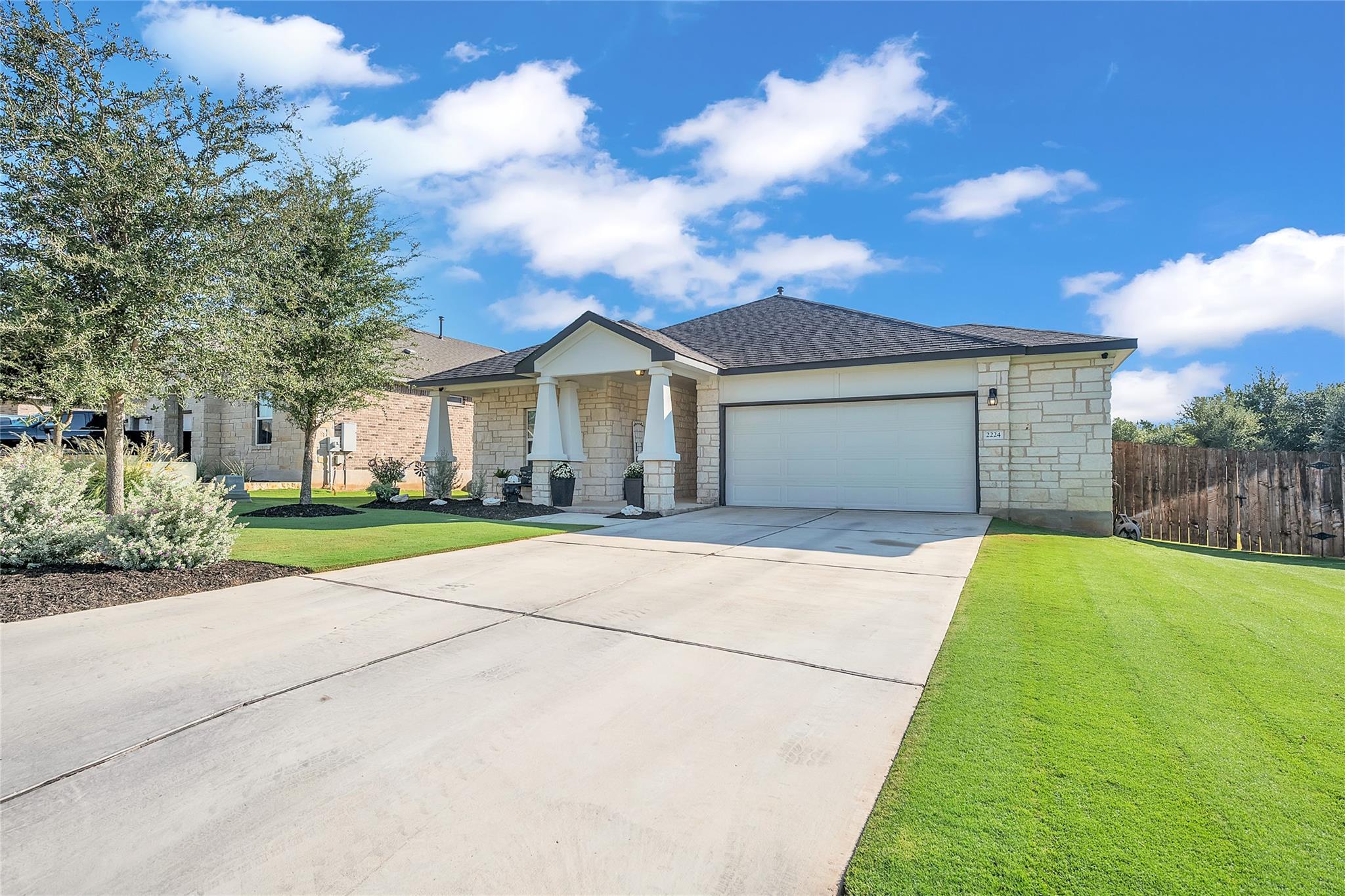 2224 River Place Ln, Georgetown, TX 78628