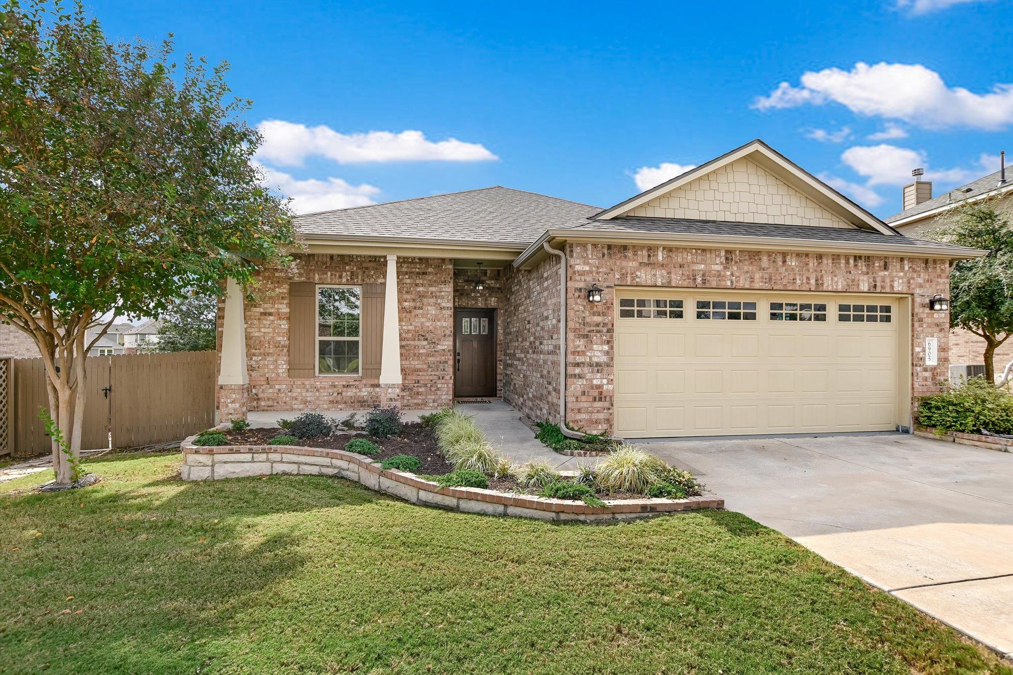 6905 Midlothian Dr, Austin, TX 78754