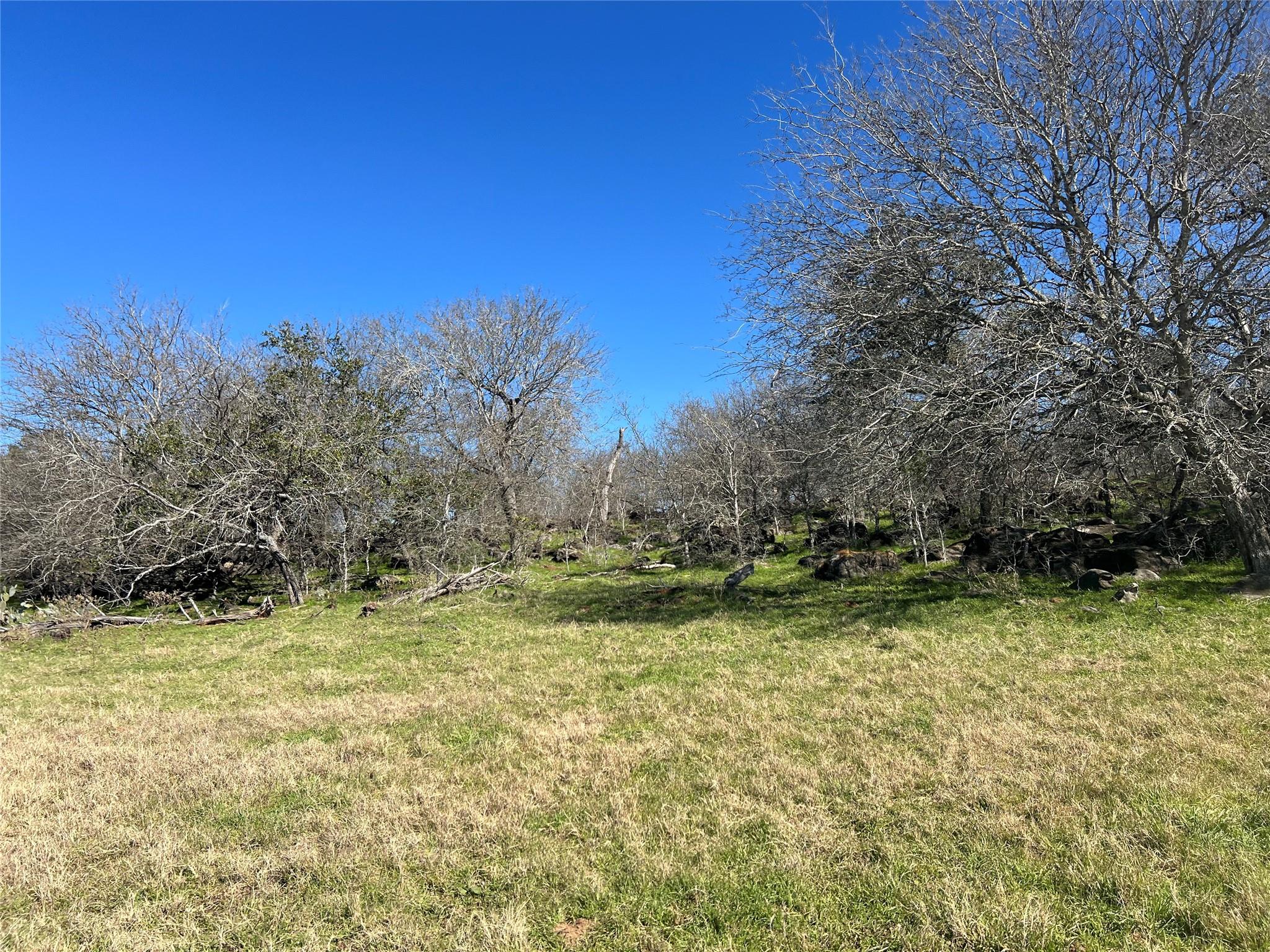 5912 Tenney Creek Rd, Luling, TX 78648