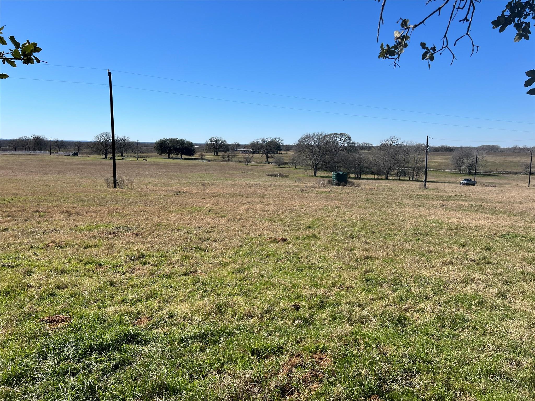 5912 Tenney Creek Rd, Luling, TX 78648