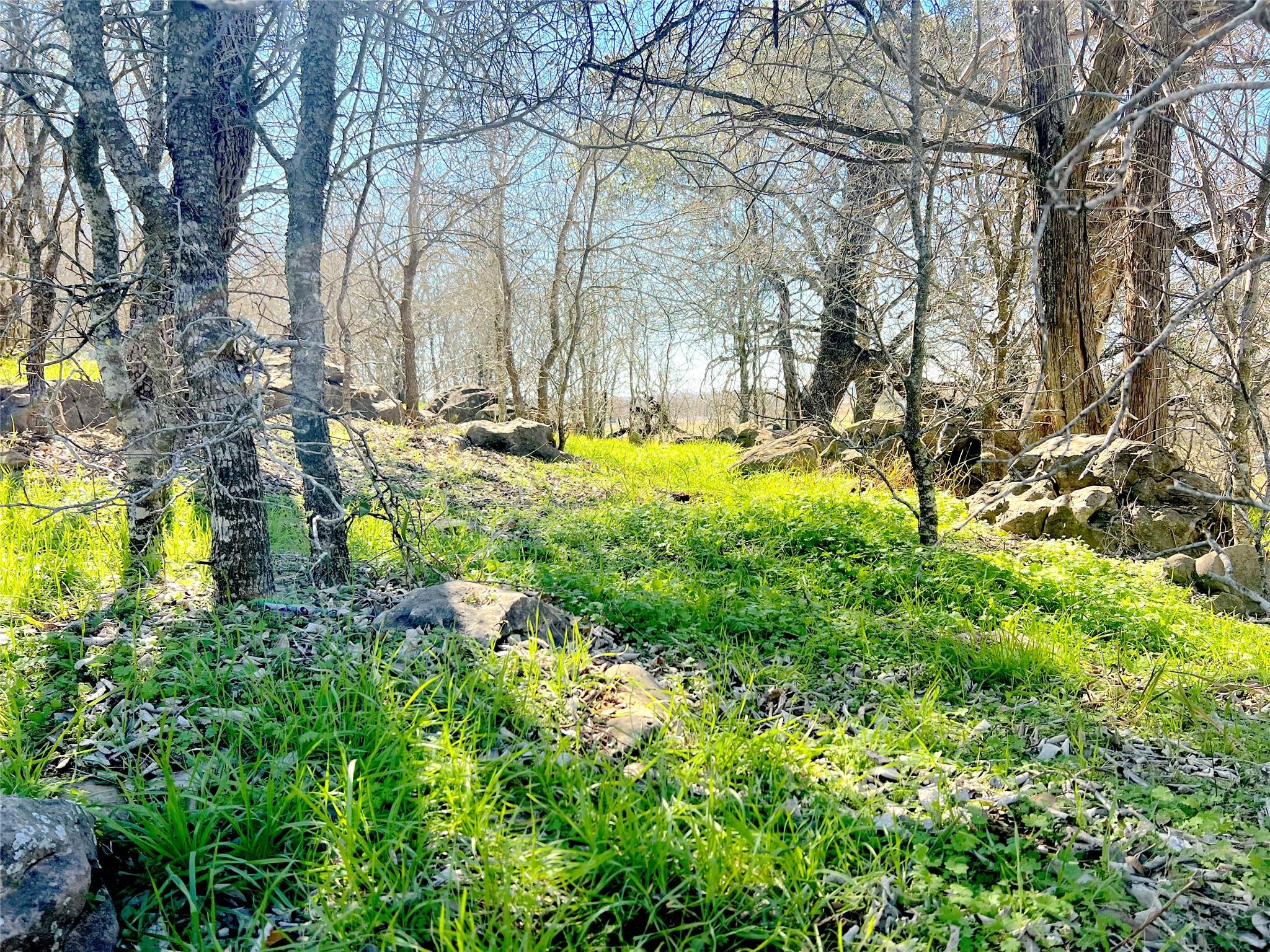 5912 Tenney Creek Rd, Luling, TX 78648