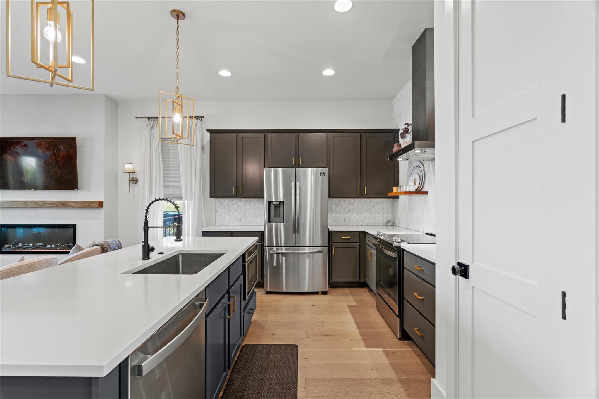 330 Kendall Rd, Spicewood, TX 78669