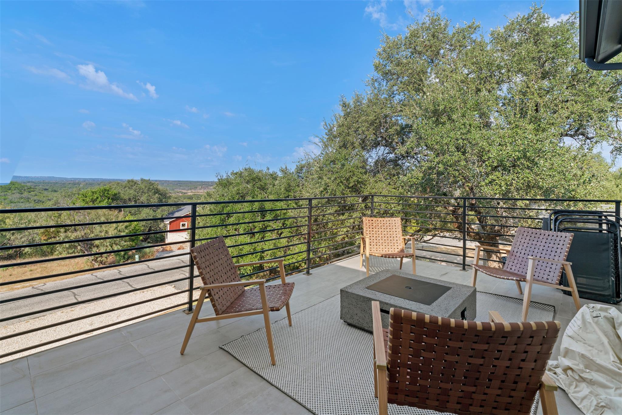 330 Kendall Rd, Spicewood, TX 78669