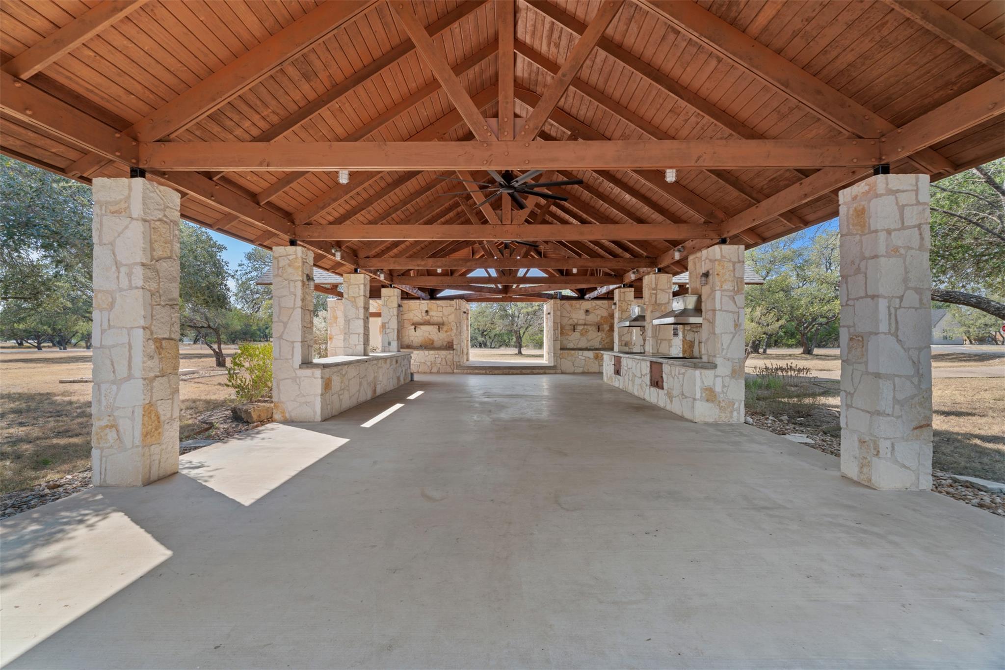 330 Kendall Rd, Spicewood, TX 78669
