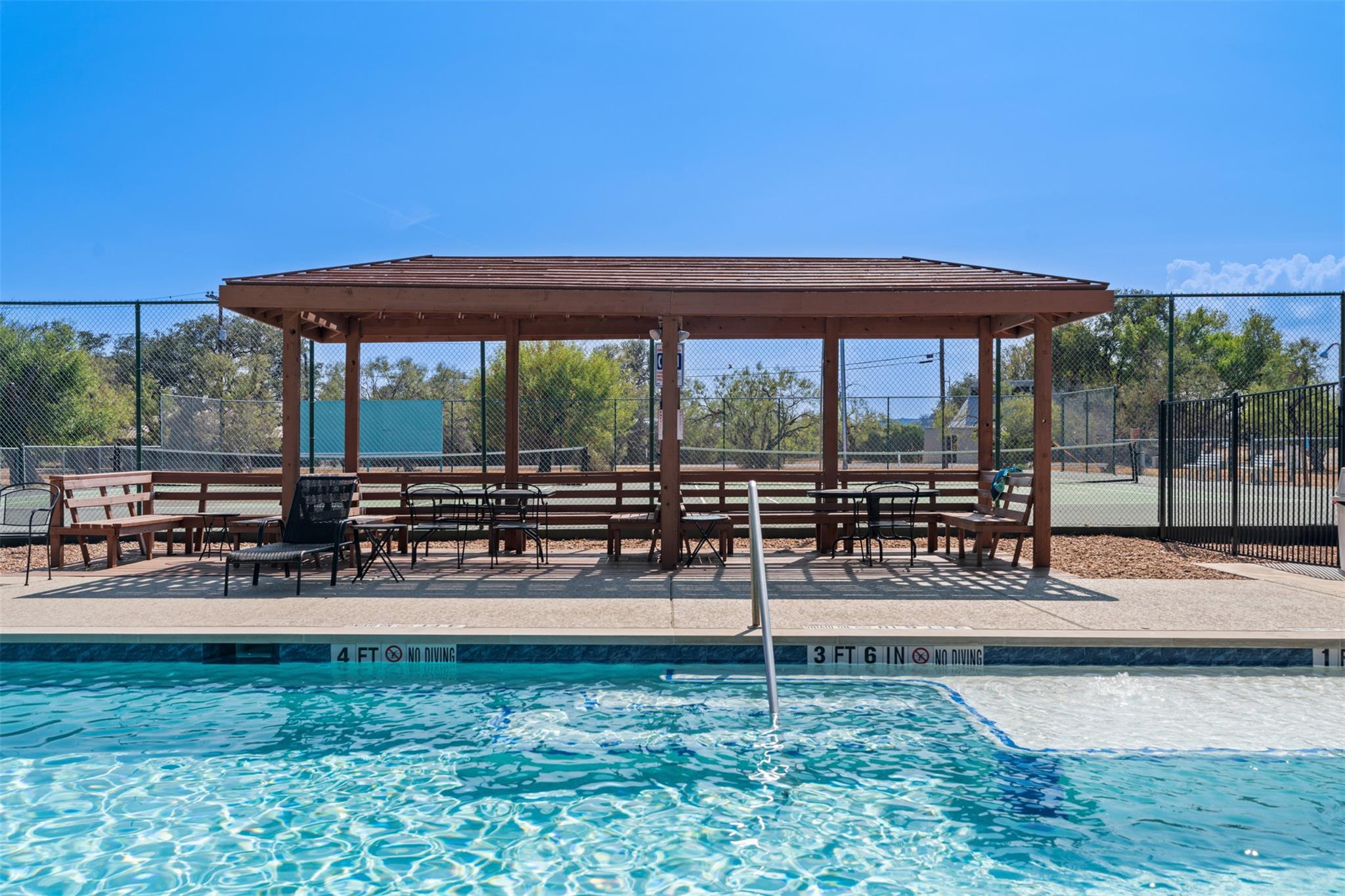 330 Kendall Rd, Spicewood, TX 78669