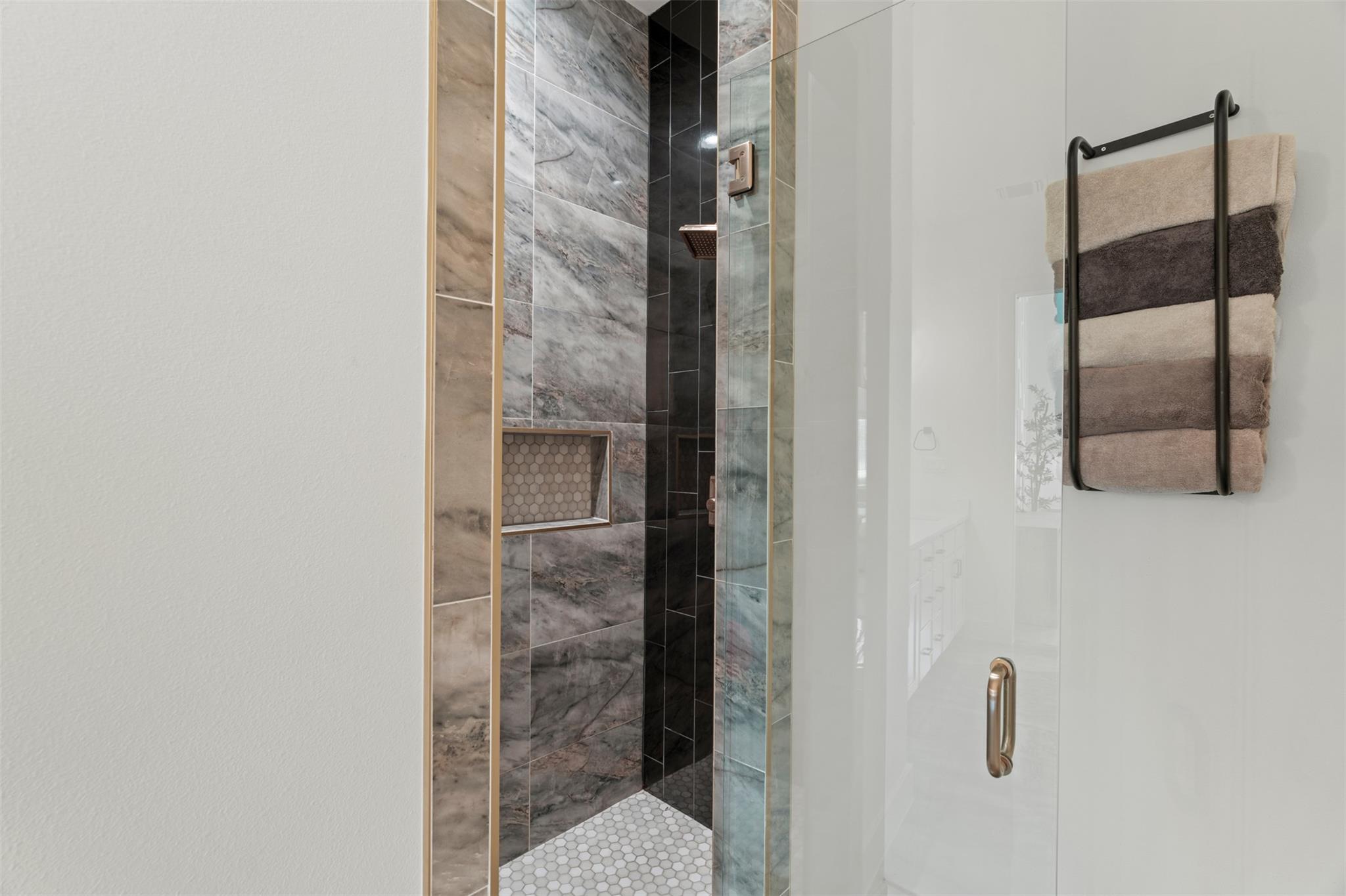 330 Kendall Rd, Spicewood, TX 78669