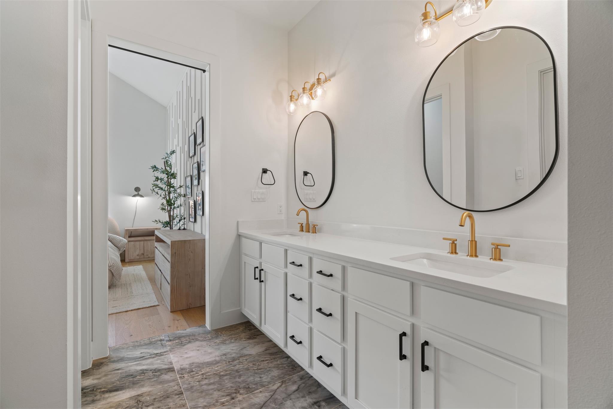 330 Kendall Rd, Spicewood, TX 78669