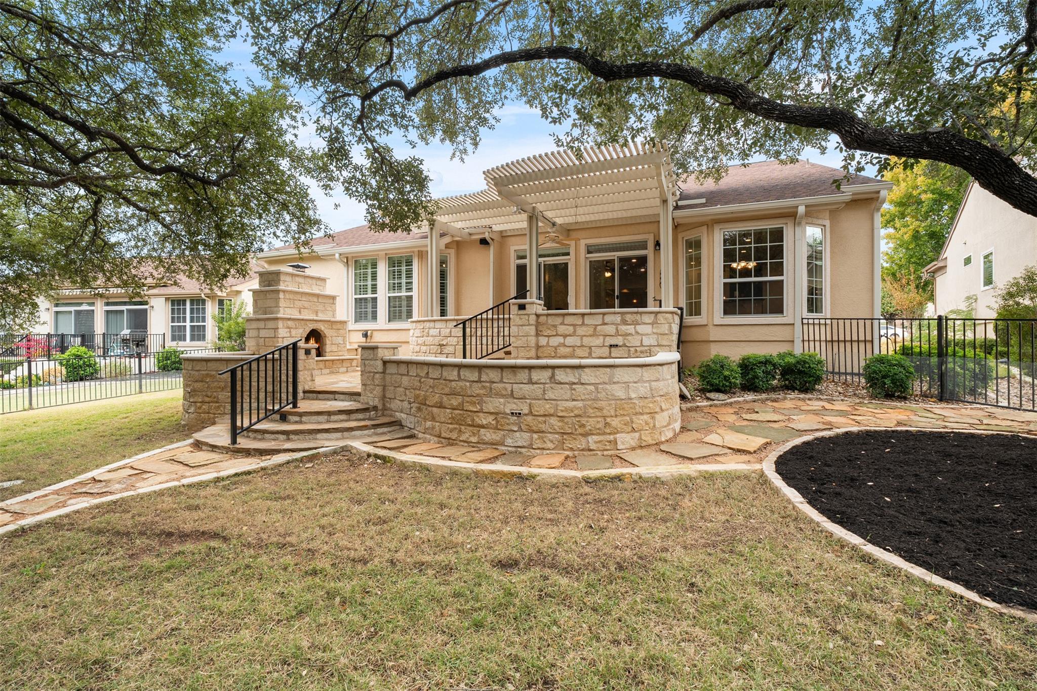307 Armstrong Dr, Georgetown, TX 78633