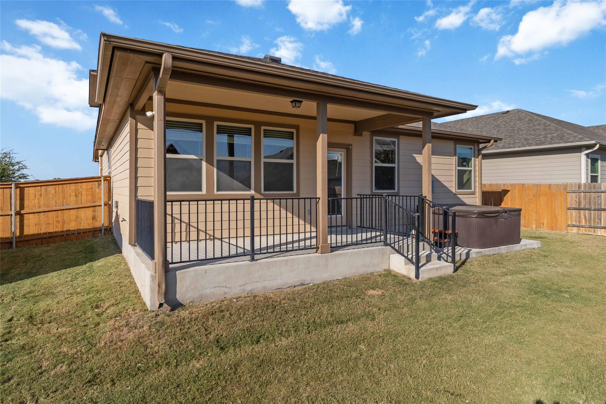 137 Gray Wolf Dr, San Marcos, TX 78666