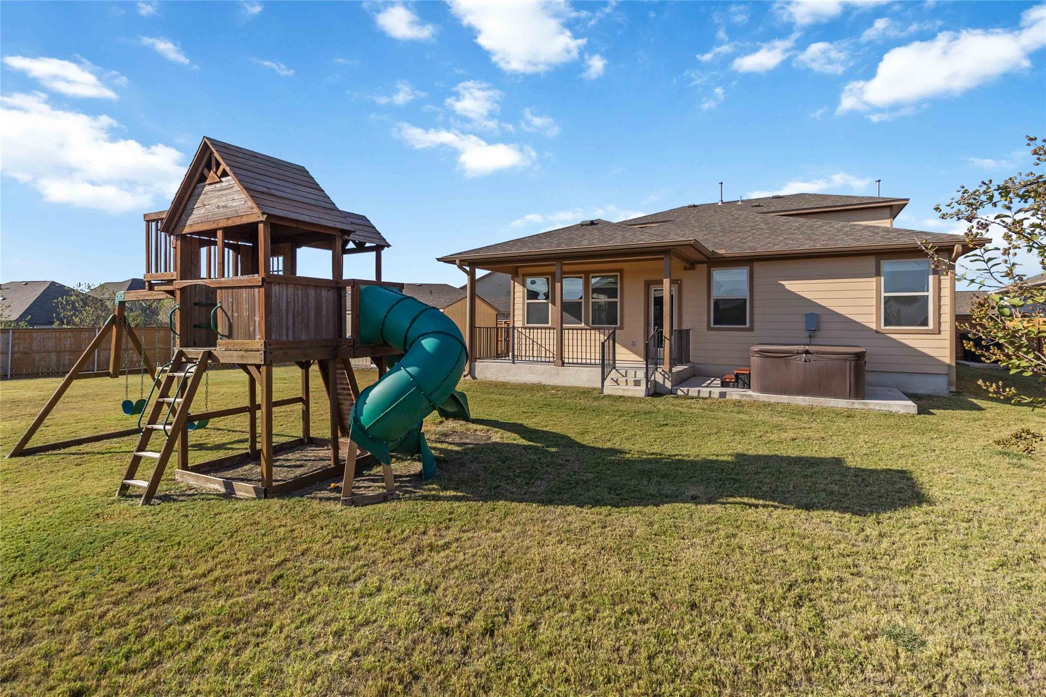 137 Gray Wolf Dr, San Marcos, TX 78666