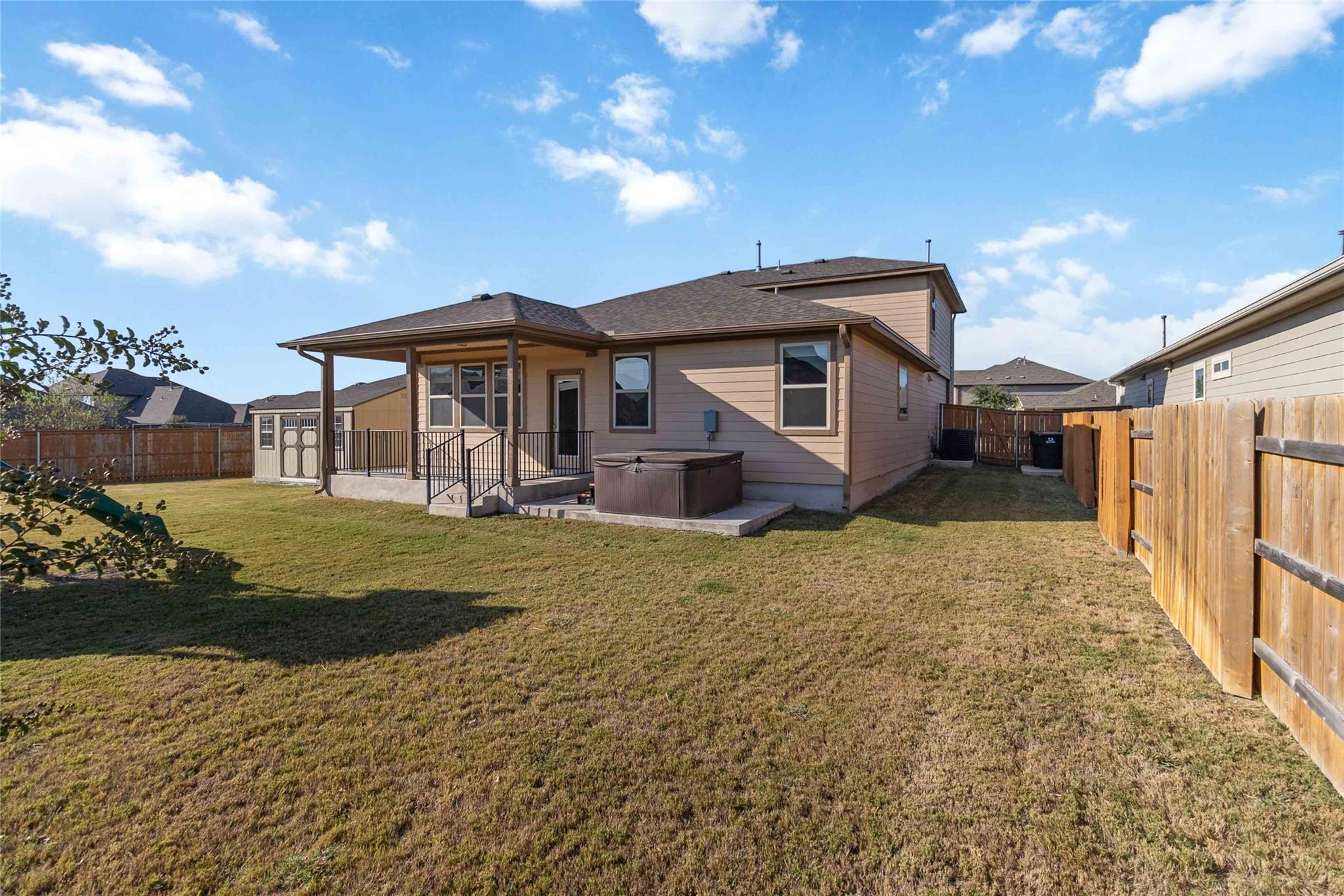 137 Gray Wolf Dr, San Marcos, TX 78666