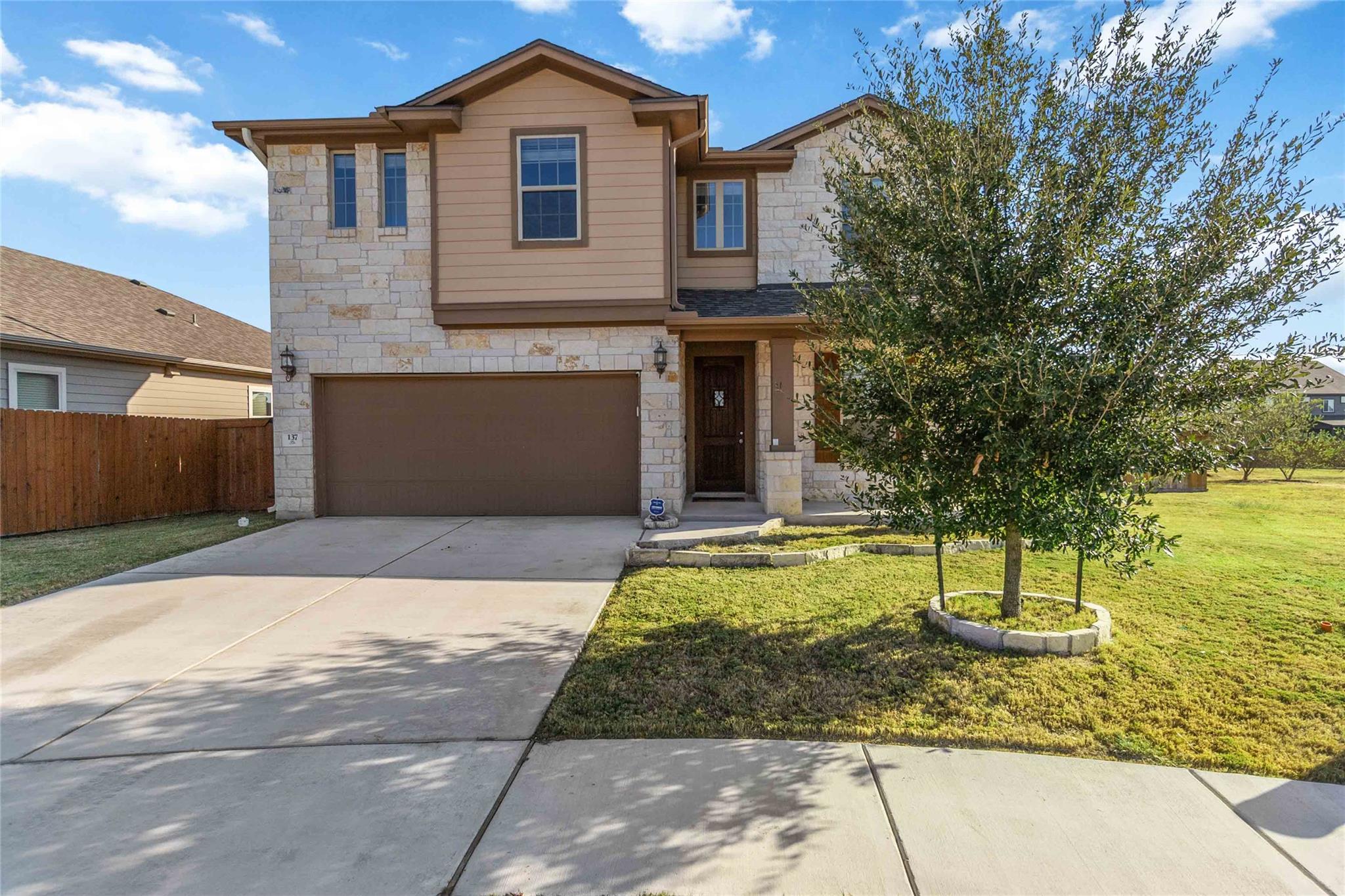 137 Gray Wolf Dr, San Marcos, TX 78666