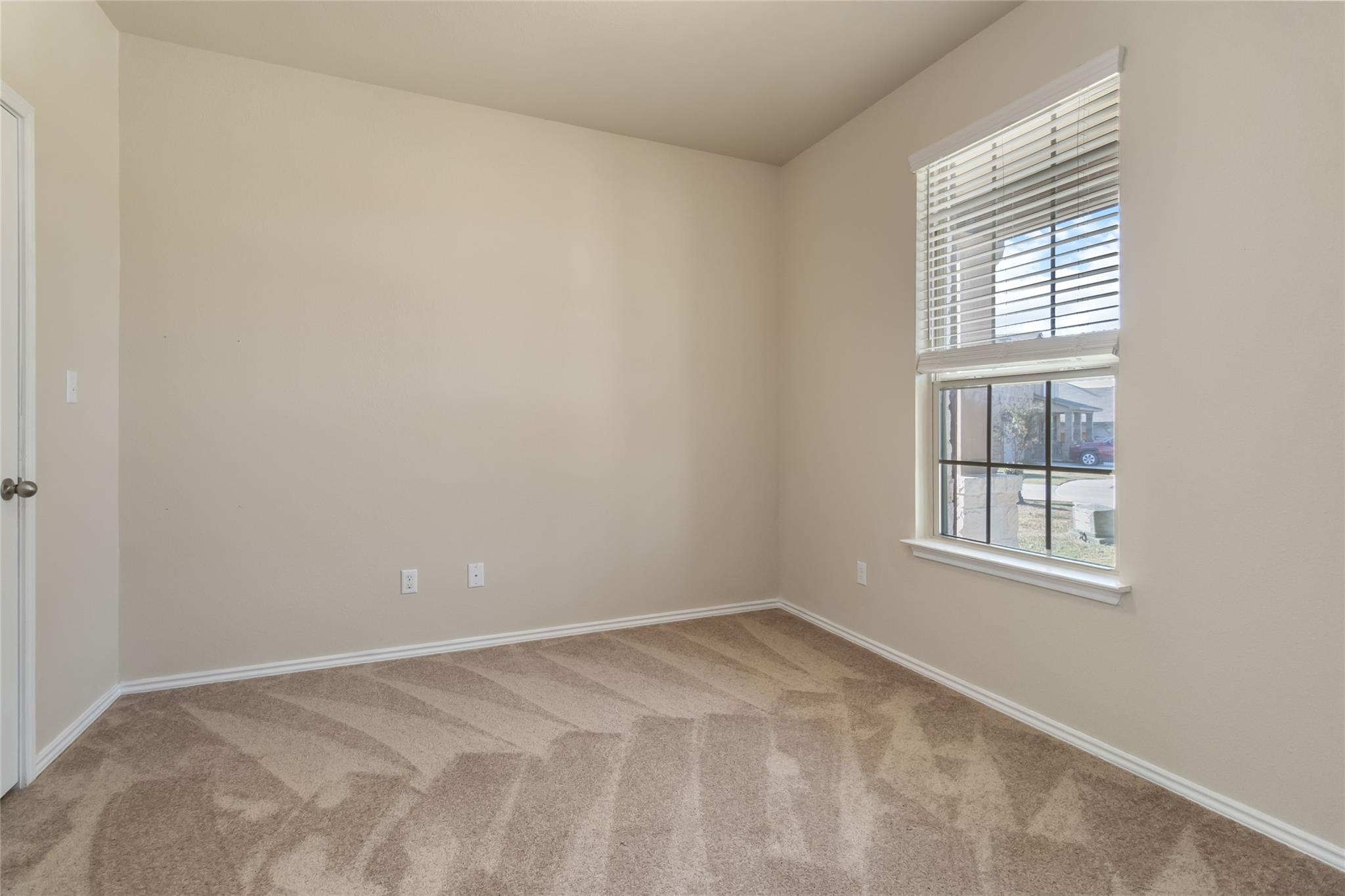 137 Gray Wolf Dr, San Marcos, TX 78666