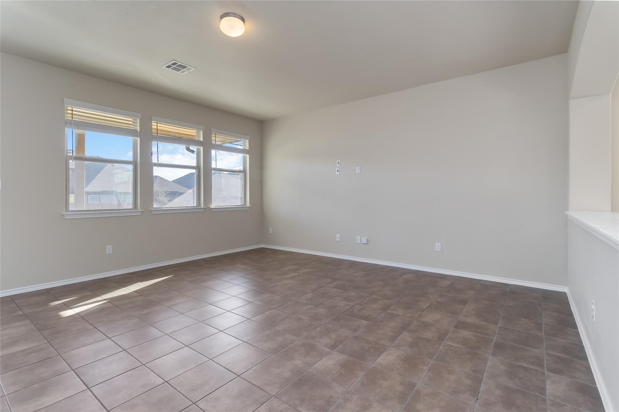 137 Gray Wolf Dr, San Marcos, TX 78666