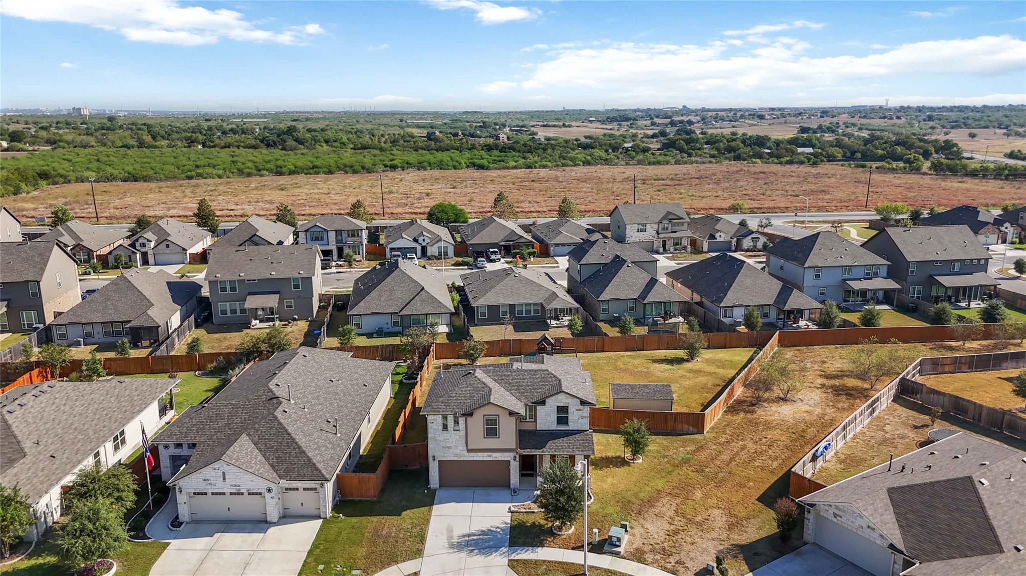 137 Gray Wolf Dr, San Marcos, TX 78666