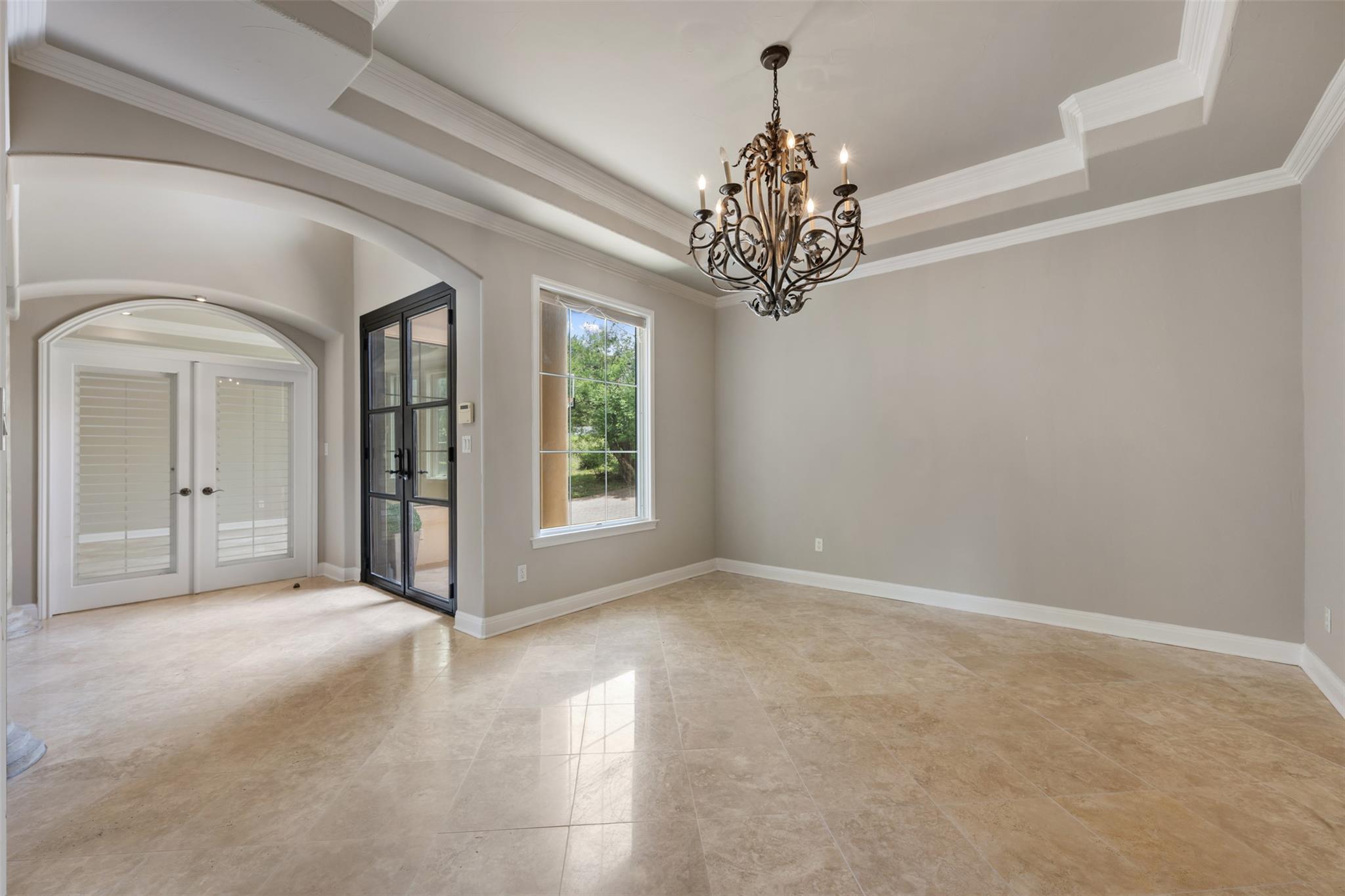 27 Autumn Oaks Dr, The Hills, TX 78738