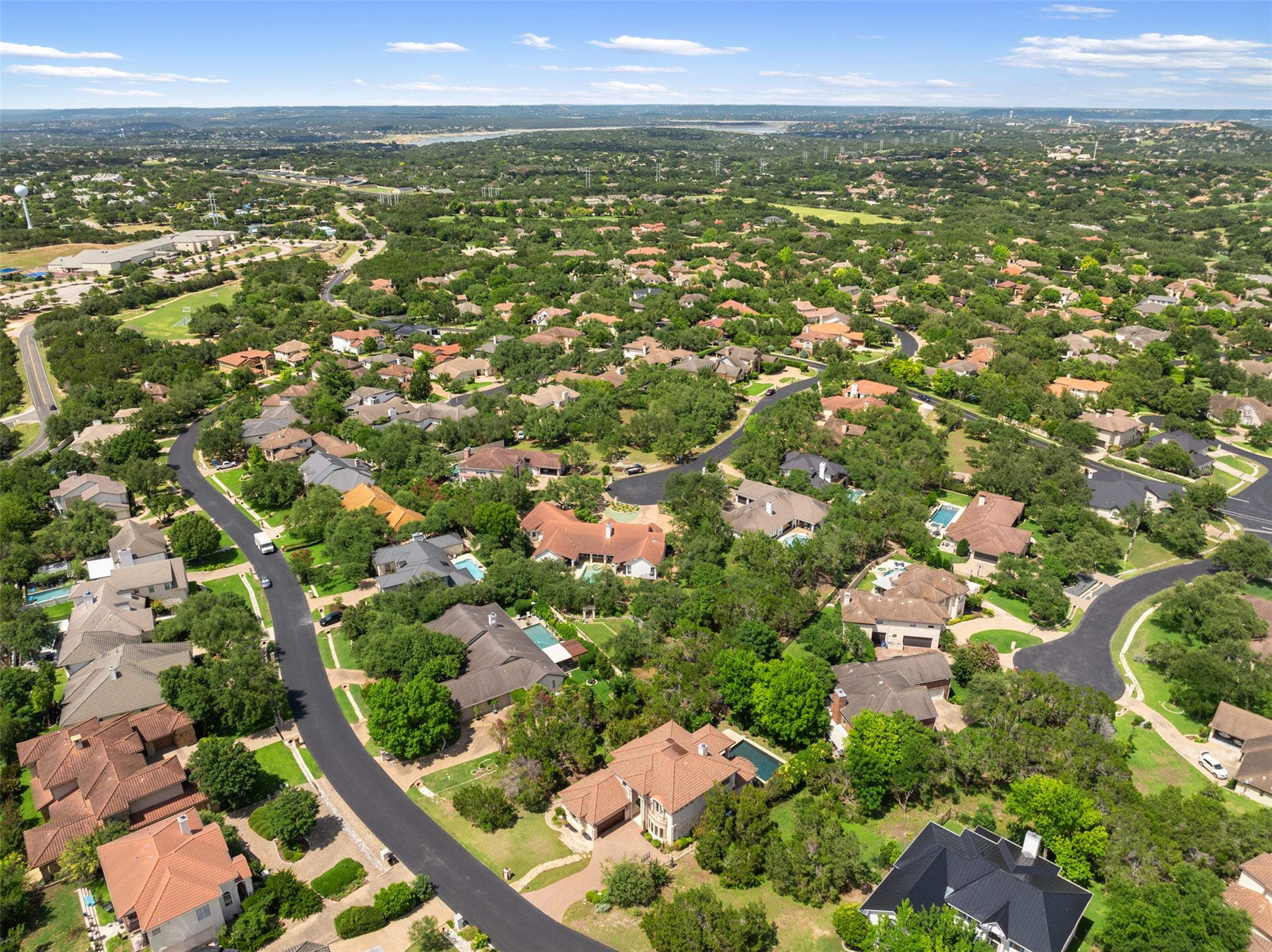 27 Autumn Oaks Dr, The Hills, TX 78738